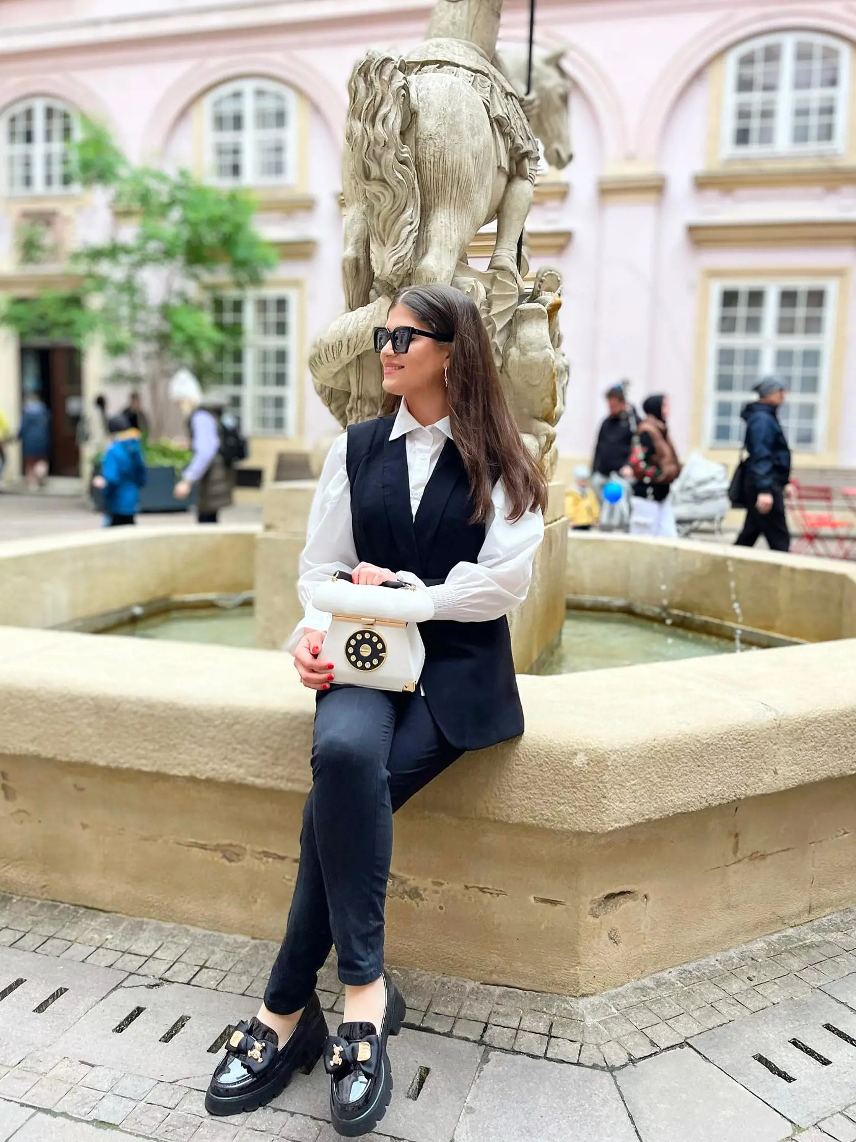 Vanesska si v poslednom čase obľúbila elegantnejšie kúsky.