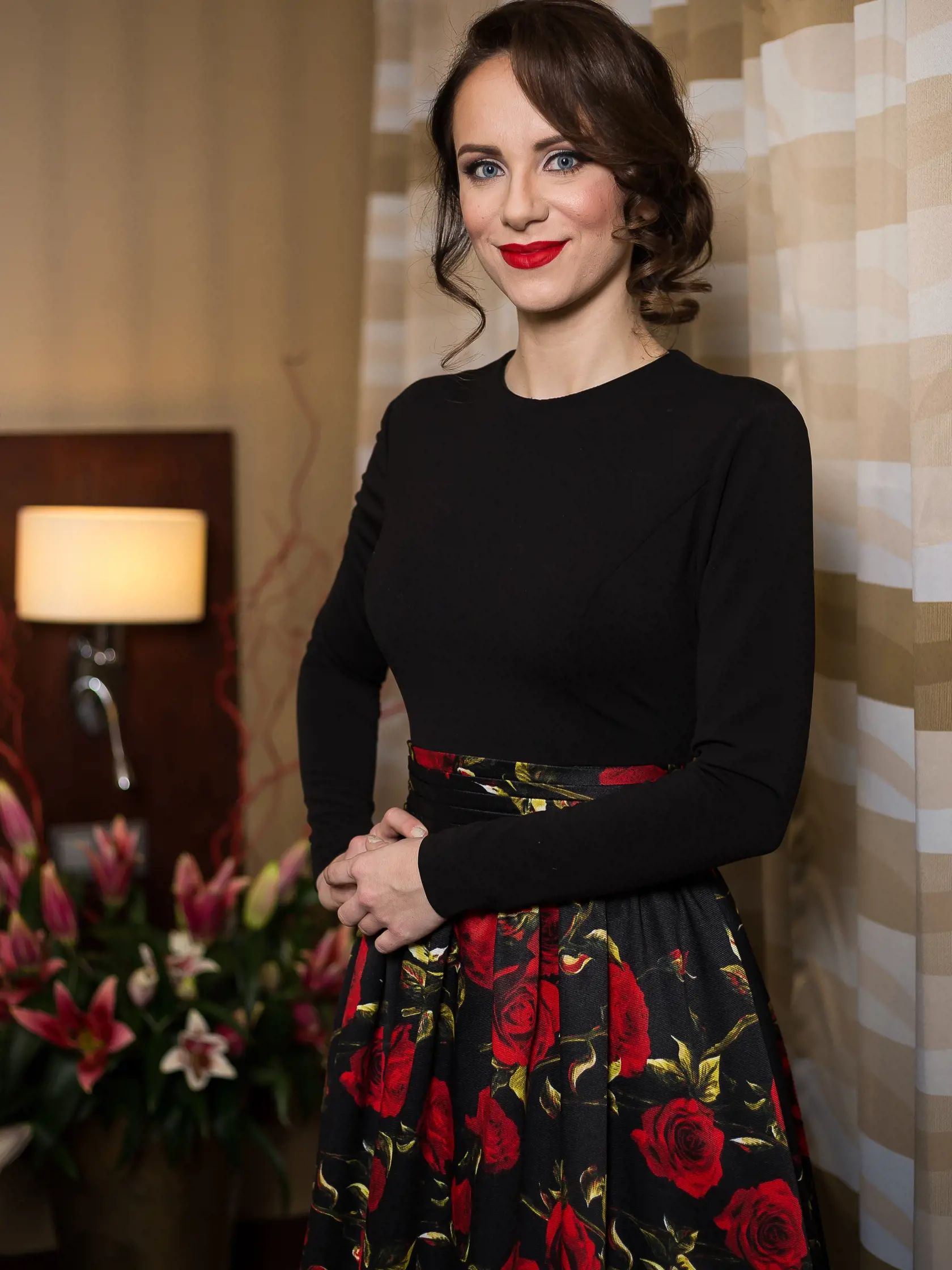 Lenka Vavrinčíková fotená pre magazín Plus 1 Deň v plesových šatách