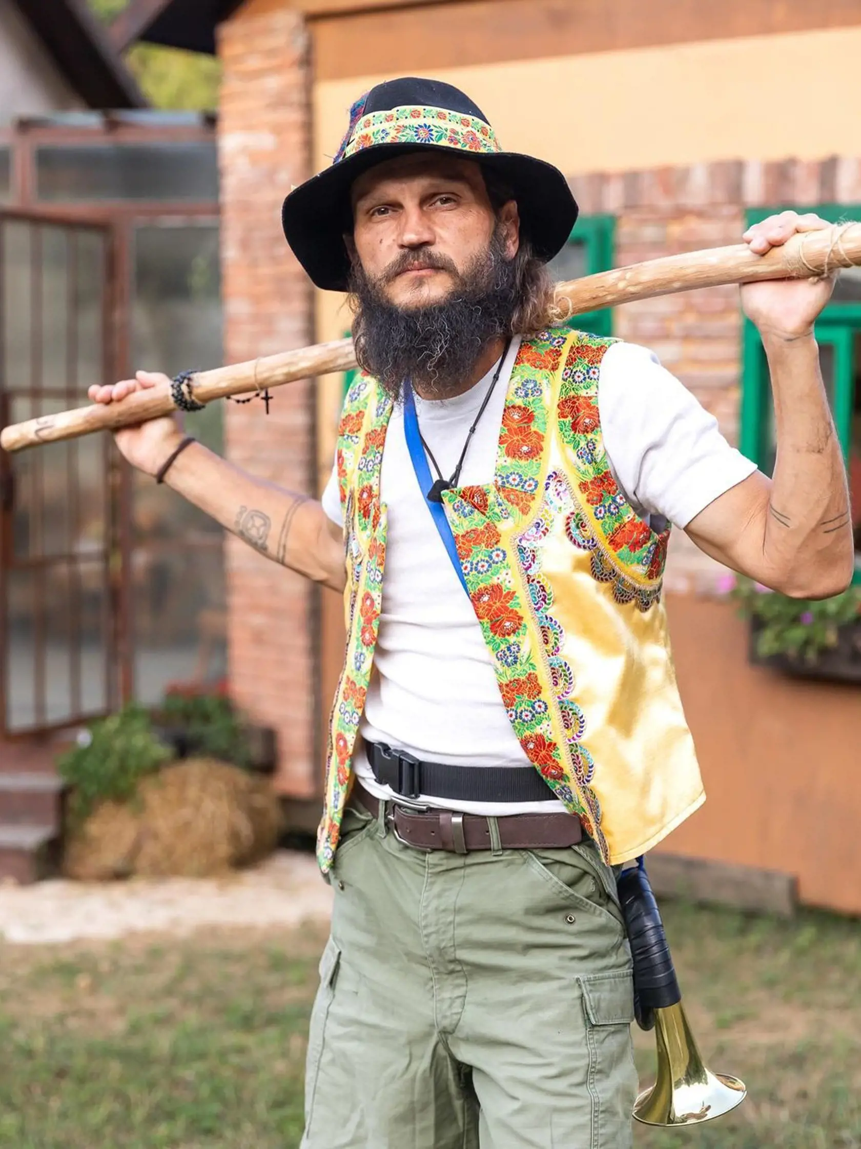 Farmár Hoku. Vlastným menom Miroslav Nezdoba.