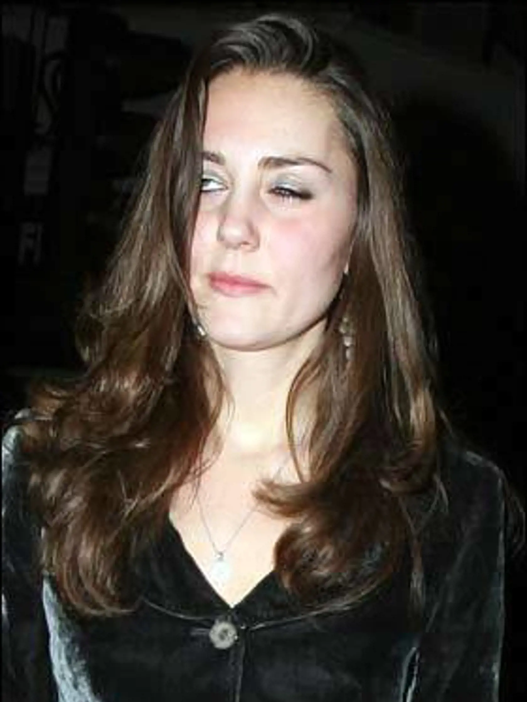 Kate, nechceš si otvoriť aj to druhé oko?