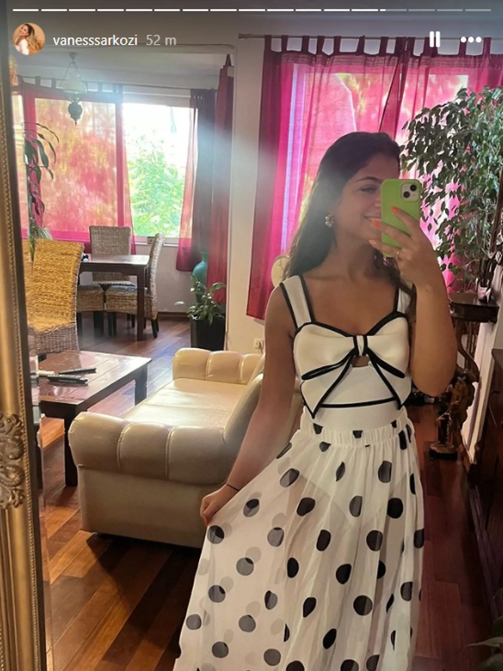 Vanessa Šarközi vytiahla v Dubrovníku takýto plavkový outfit: K plavkám je aj sukňa.