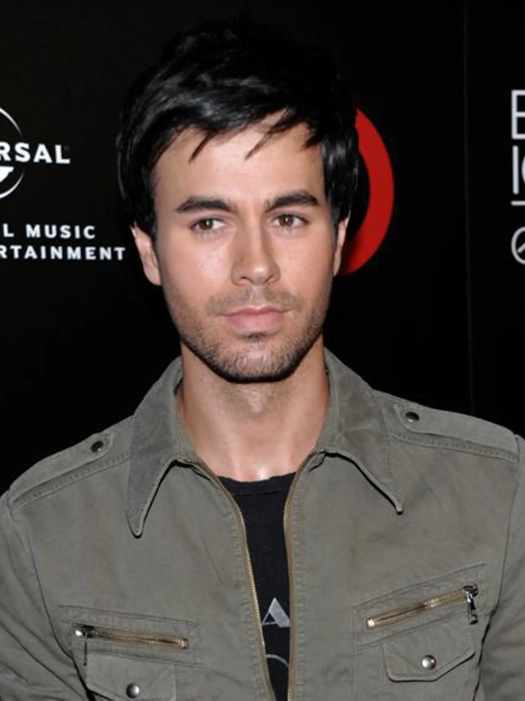 Idol žien, španielsky spevák Enrique
Iglesias (35), si pri pobreží Floridy vyskúša v blízkej budúcnosti jazdu na vodných lyžiach v Adamovom rúchu.