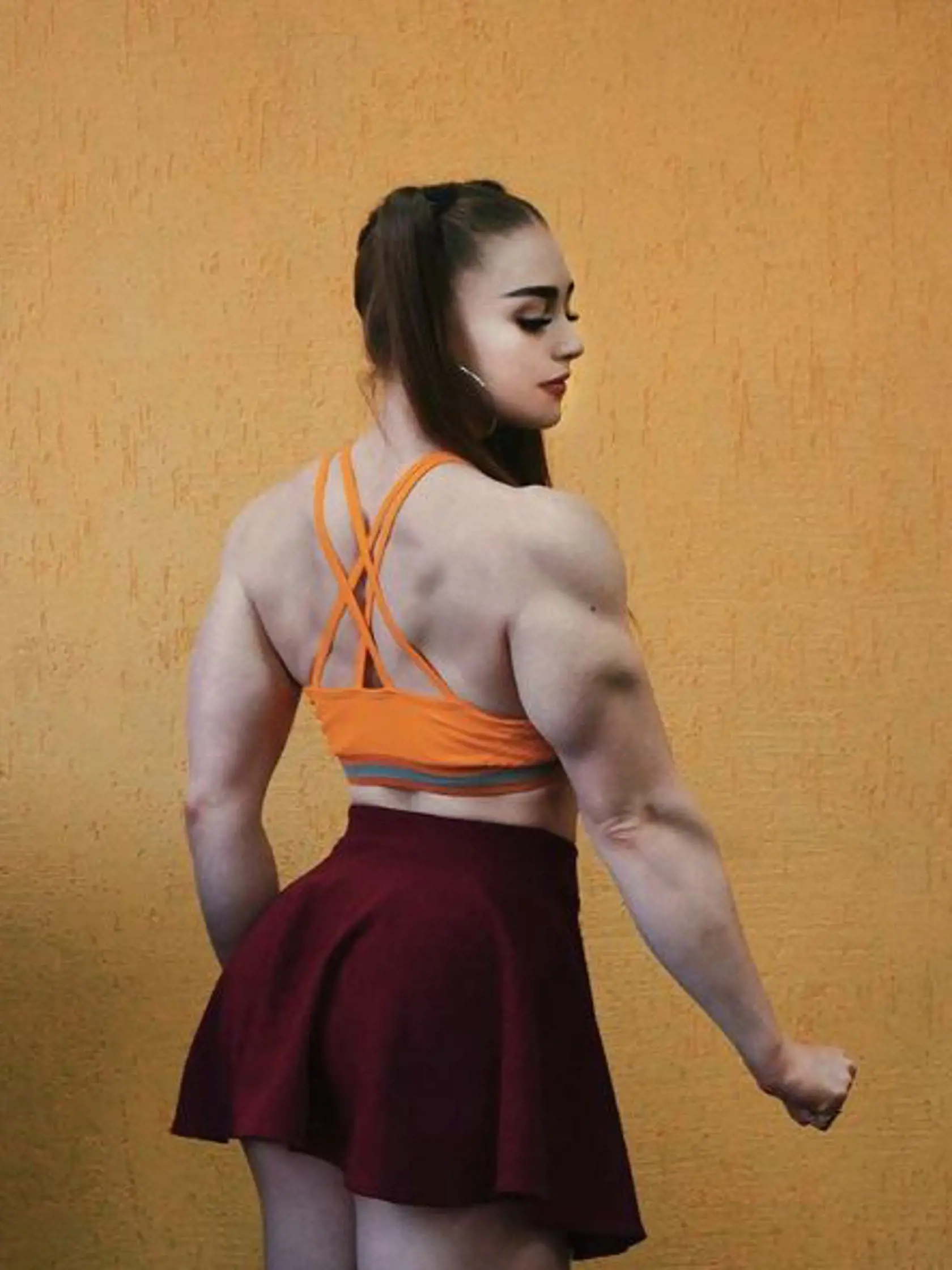 Julia má 23 rokov, tvár modelky a telo vzpierača.