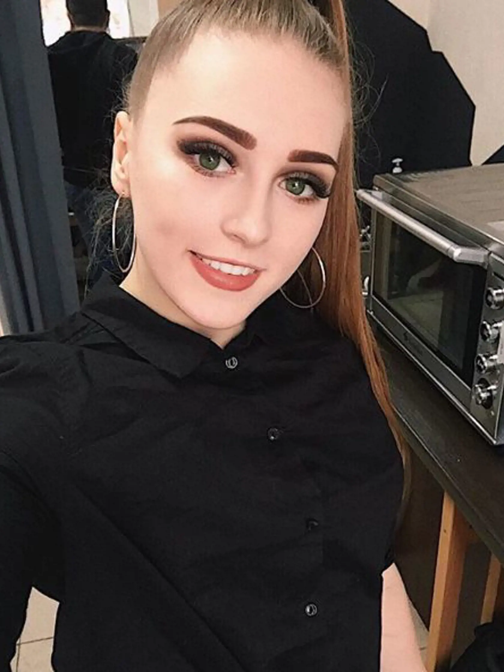 Julia má 23 rokov, tvár modelky a telo vzpierača.