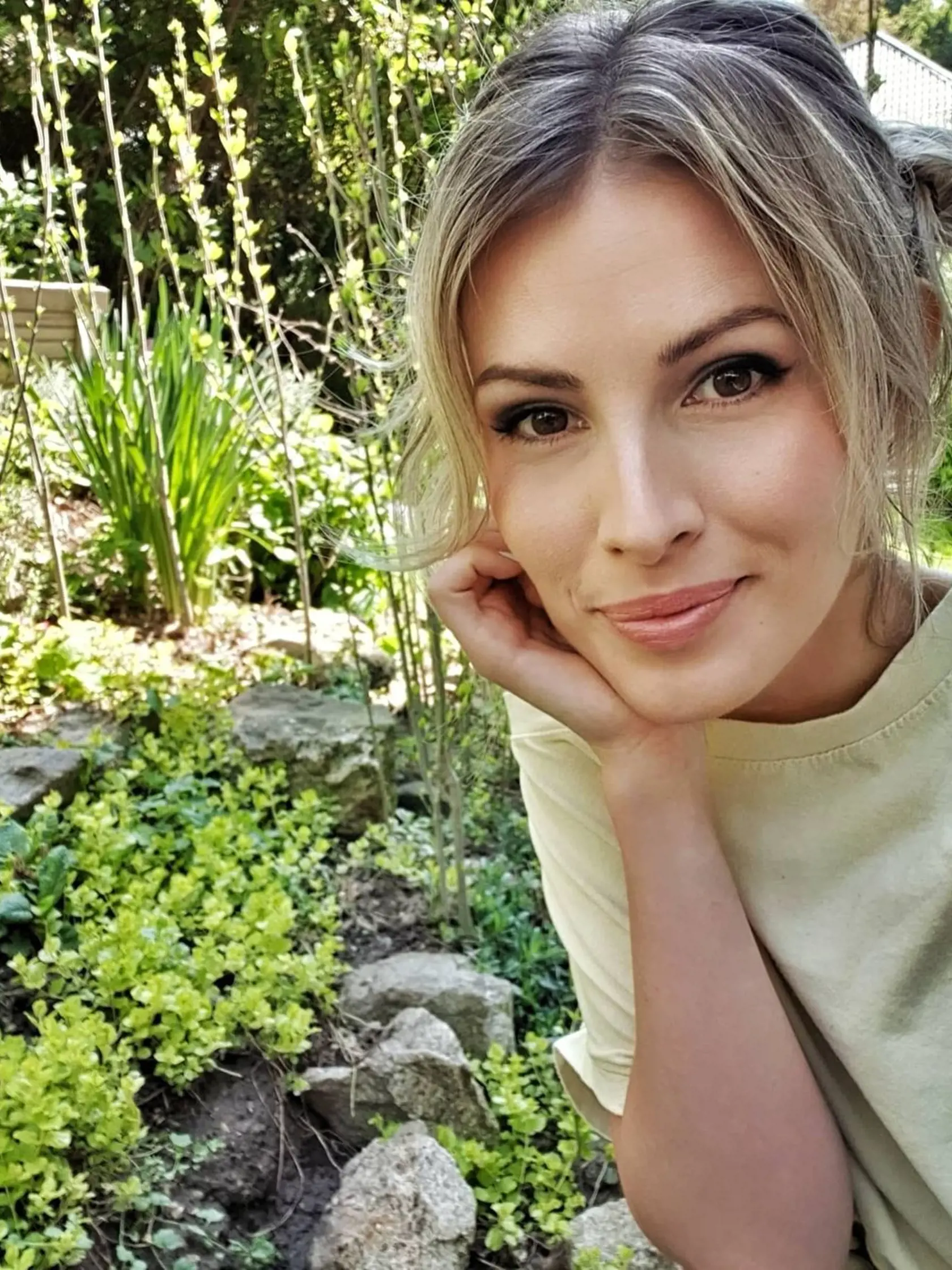 Miriam Kalisová má rada aj záhradkárčenie.