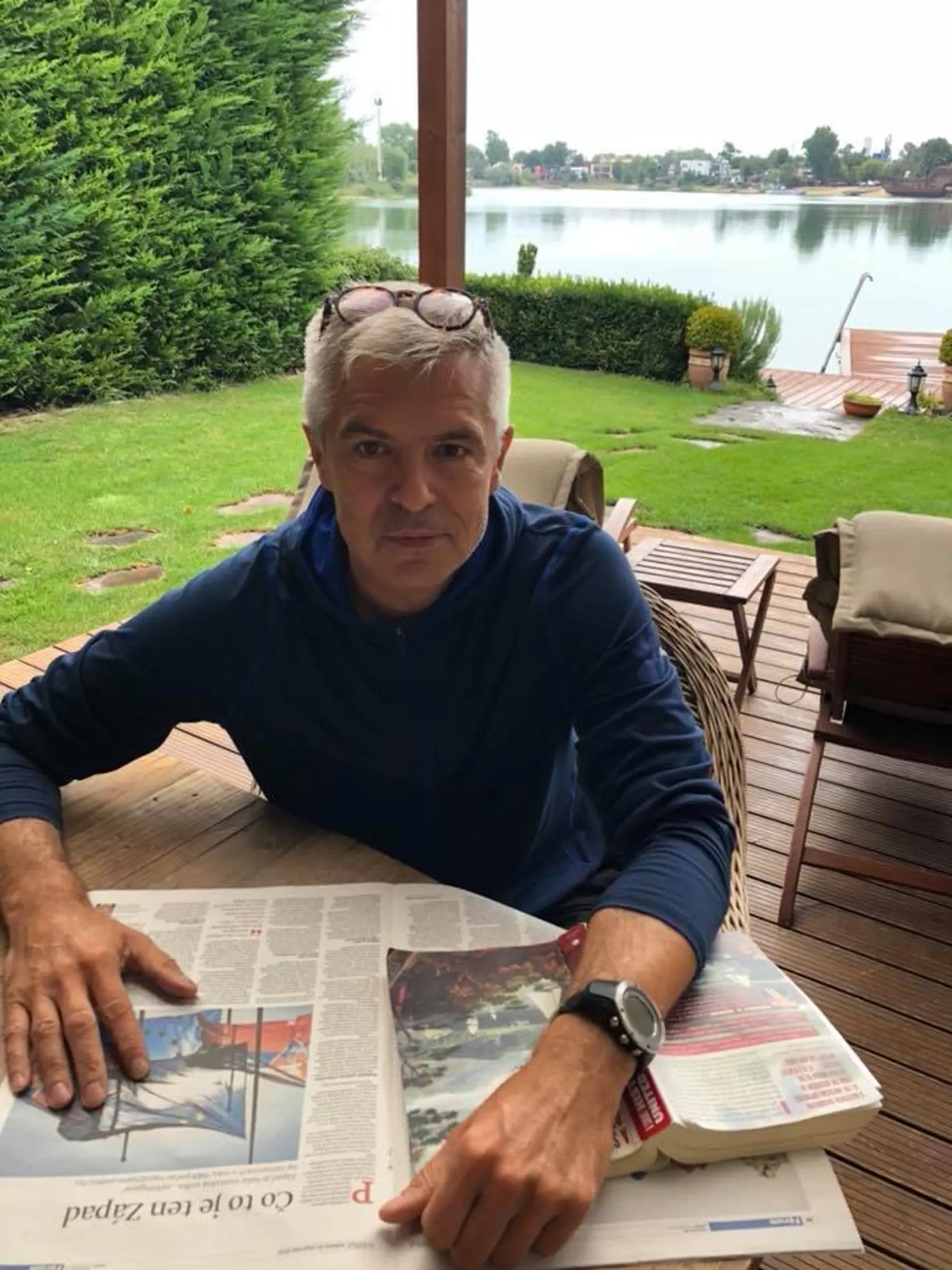 Minister zahraničných vecí žije v krásnom dome, ktorý prekypuje luxusom.