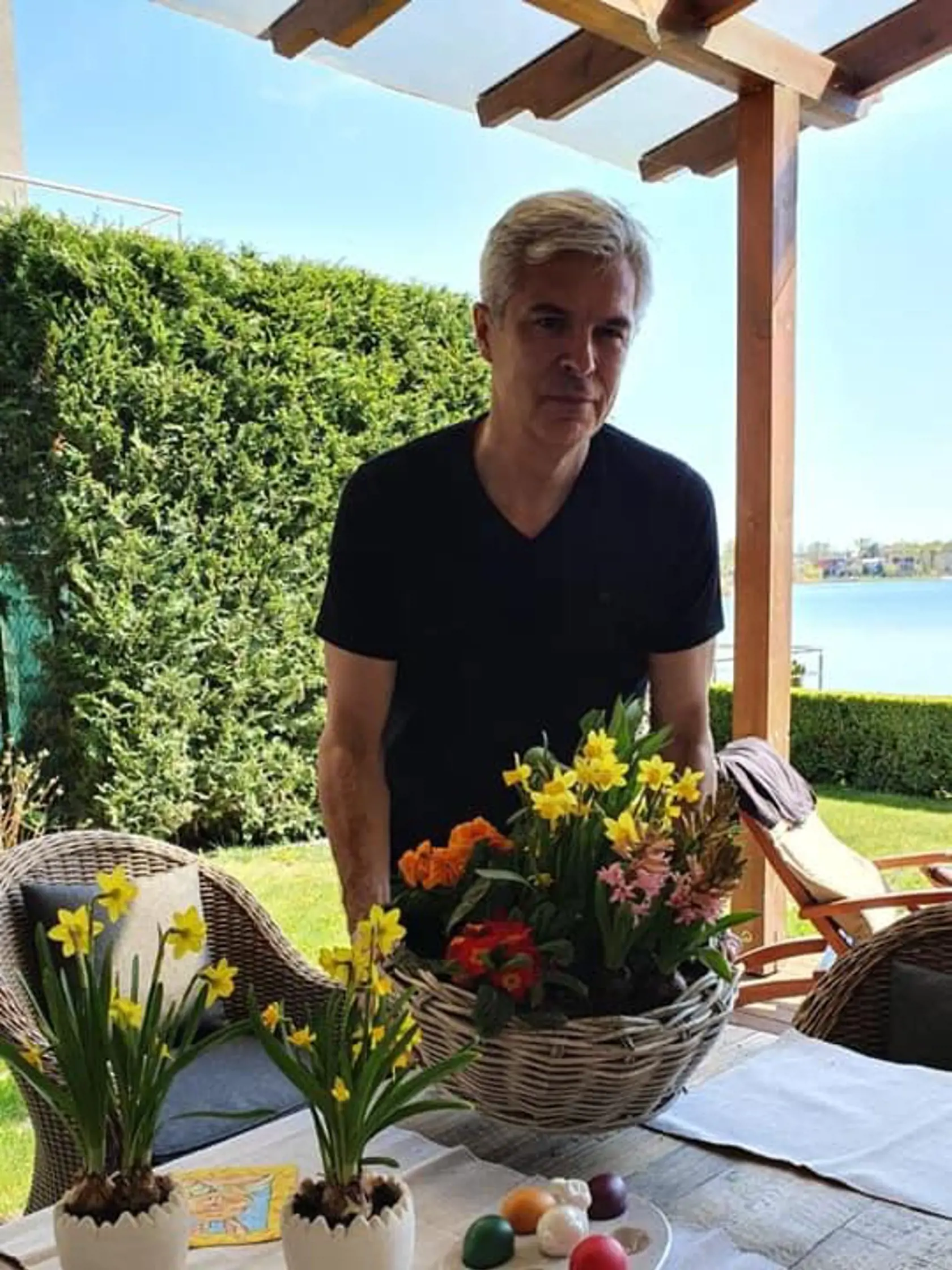 Minister zahraničných vecí žije v krásnom dome, ktorý prekypuje luxusom.