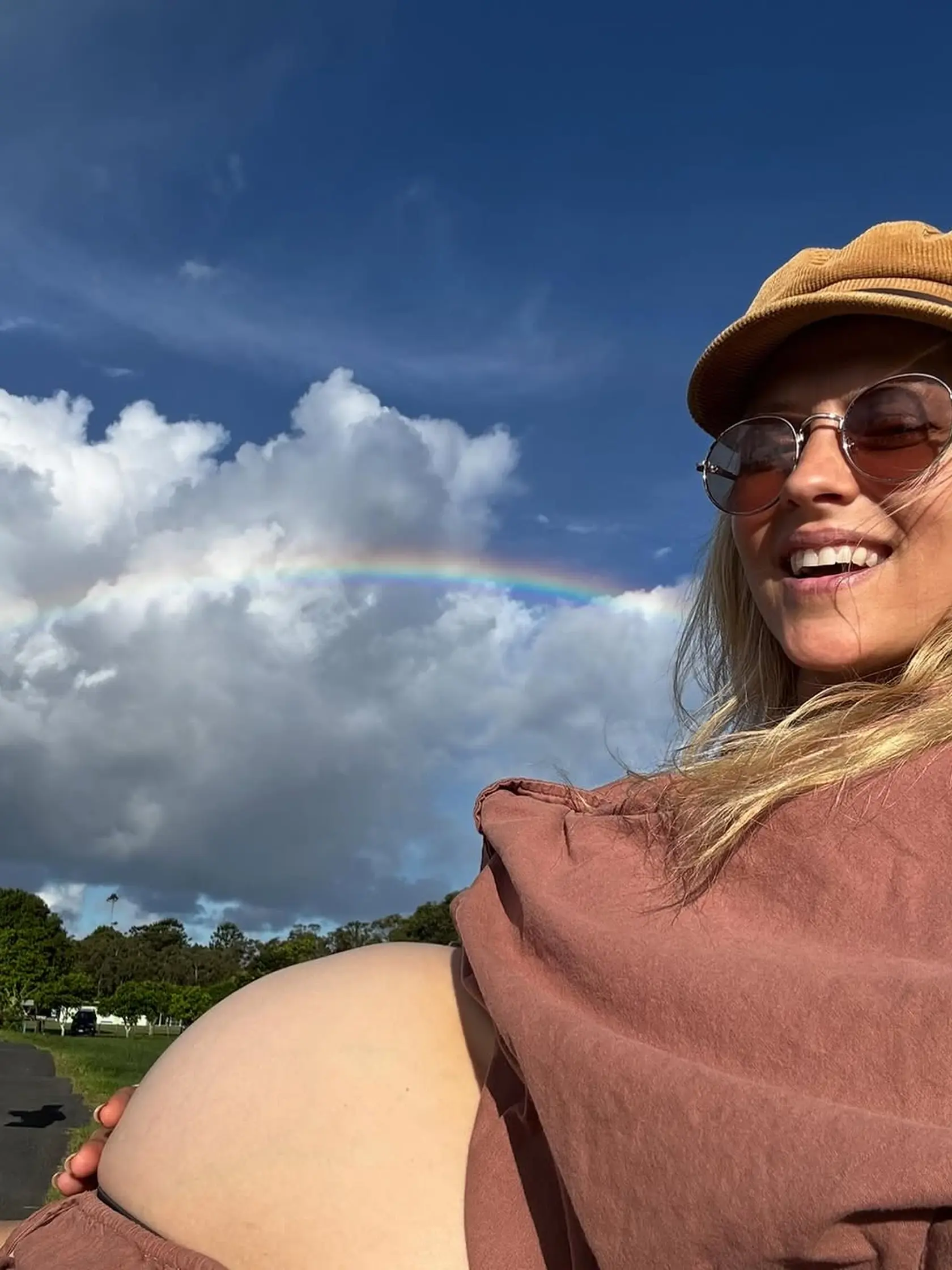 Teresa Palmer na najnovšej tehotenskej fotke, ktorú uverejnila na svojom Instagrame len pred pár dňami. Herečka deti skrátka miluje!