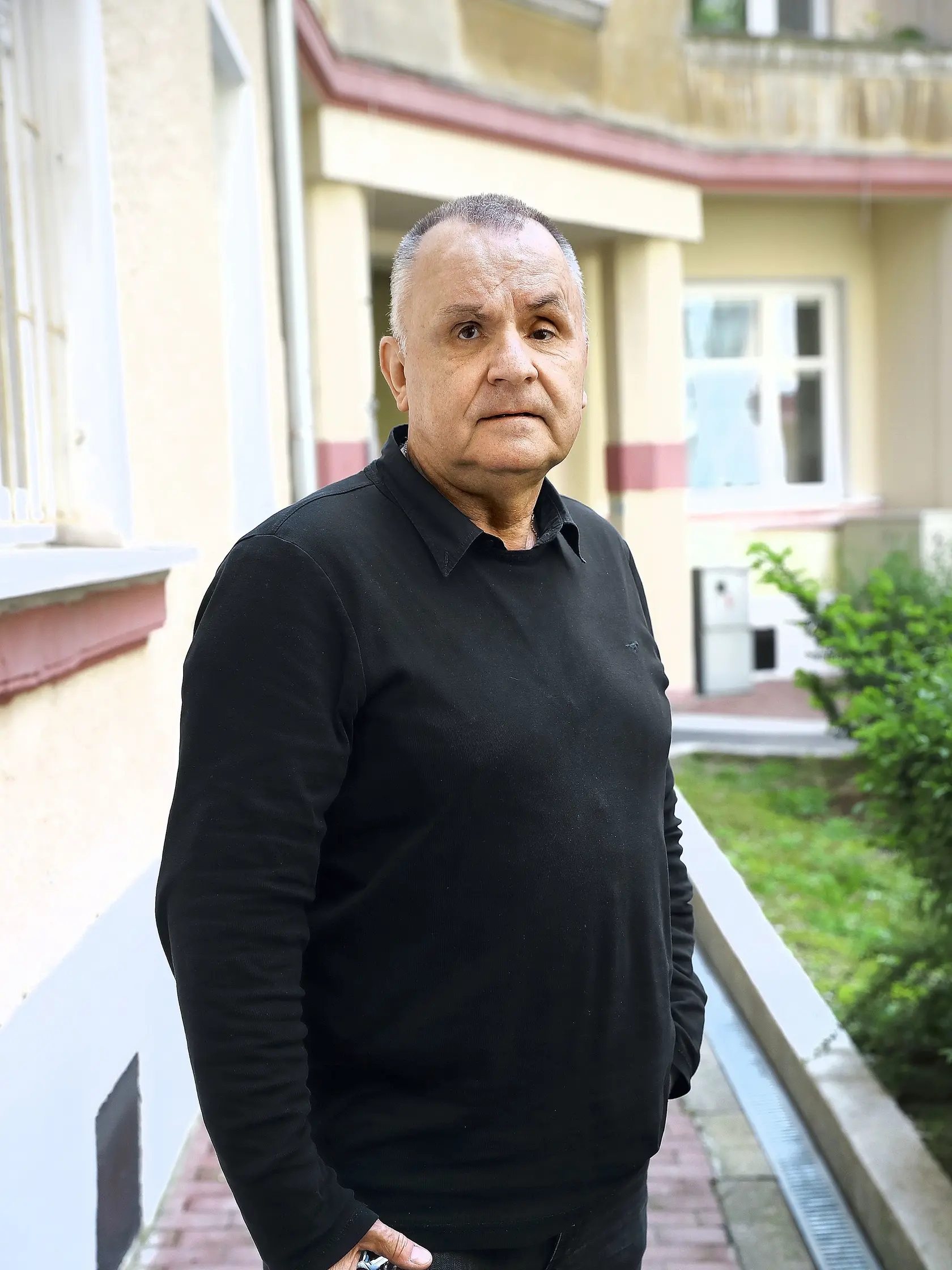 V pokojnej štvrti v bratislavskom Prievoze žije i líder skupiny Elán Jožo Ráž s manželkou Barborou.