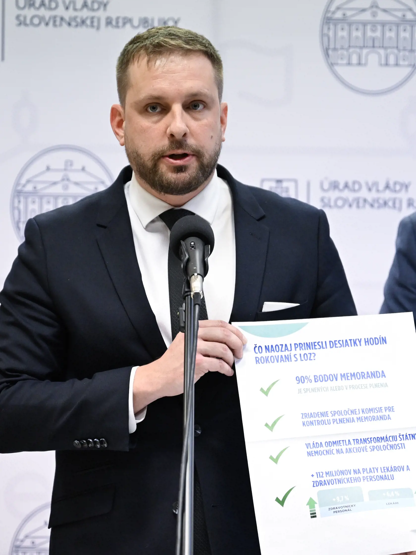 Na snímke minister zdravotníctva SR Kamil Šaško (nominant Hlas-SD) počas tlačovej konferencie po rokovaní vlády SR v nedeľu 8. decembra 2024 v Bratislave.