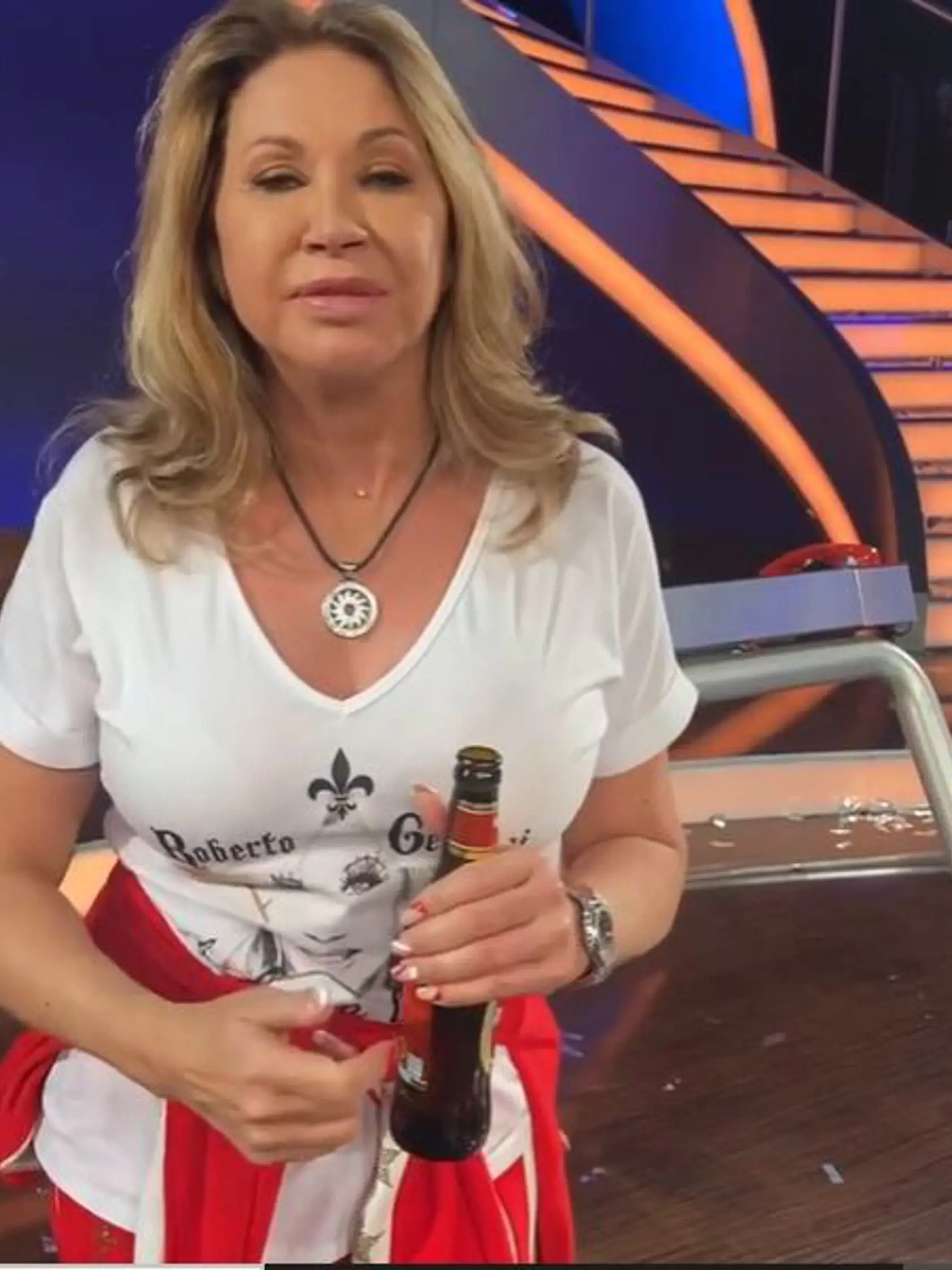 Na konci súťaže však Carmen ukázala veľké srdce. "Je to hotové, urobila som to! Zo srdca ďakujem, že ste mi držali palce. Bolo to blízko, ale bola to zábava, a to bolo pre mňa dôležité. Teraz tieto peniaze venujem útulku pre zvieratá v Kolíne nad Rýnom a spoločnosti Juuuport Help s online poradenstvom pre mladých ľudí proti počítačovej šikane," uviedla Carmen na sociálnej sieti a svoju výhru oslávila s fľašou piva.