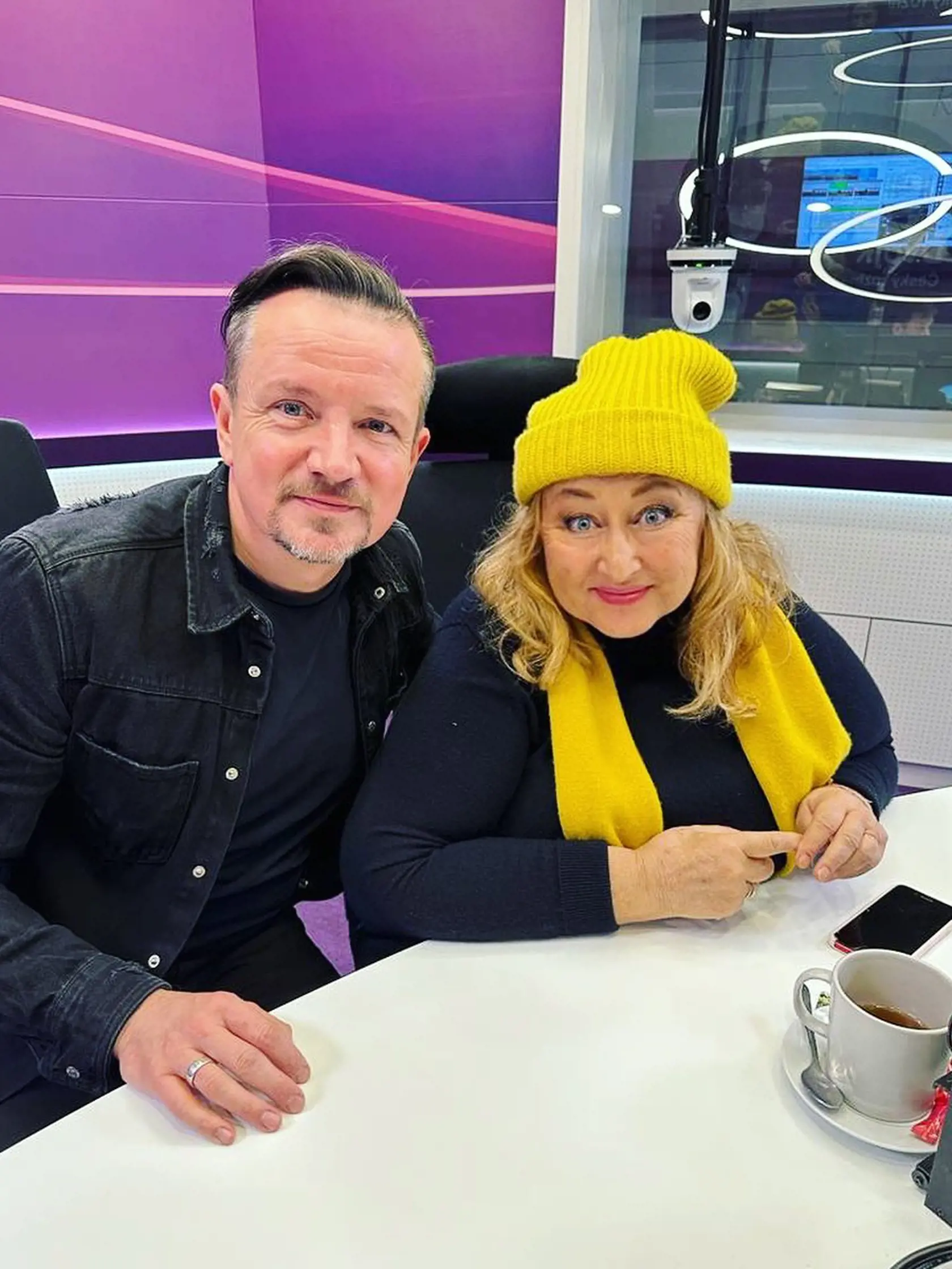 Halina Pawlovská je blondína.