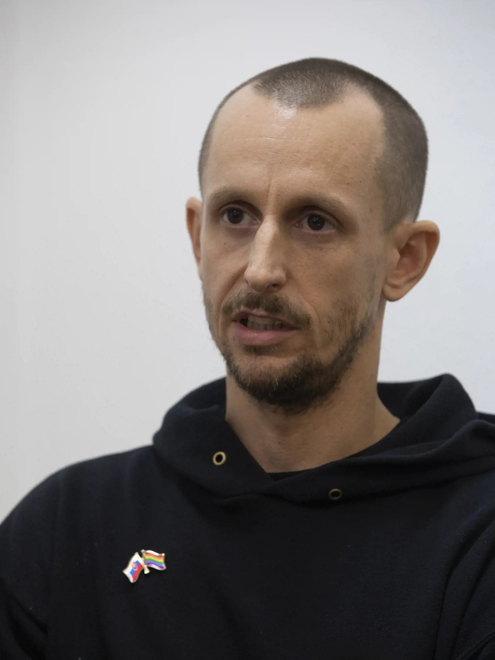 Na snímke je TK , v strede Roman Samotný, majiteľ klubu Tepláreň, kde zavraždili dvoch mužov.