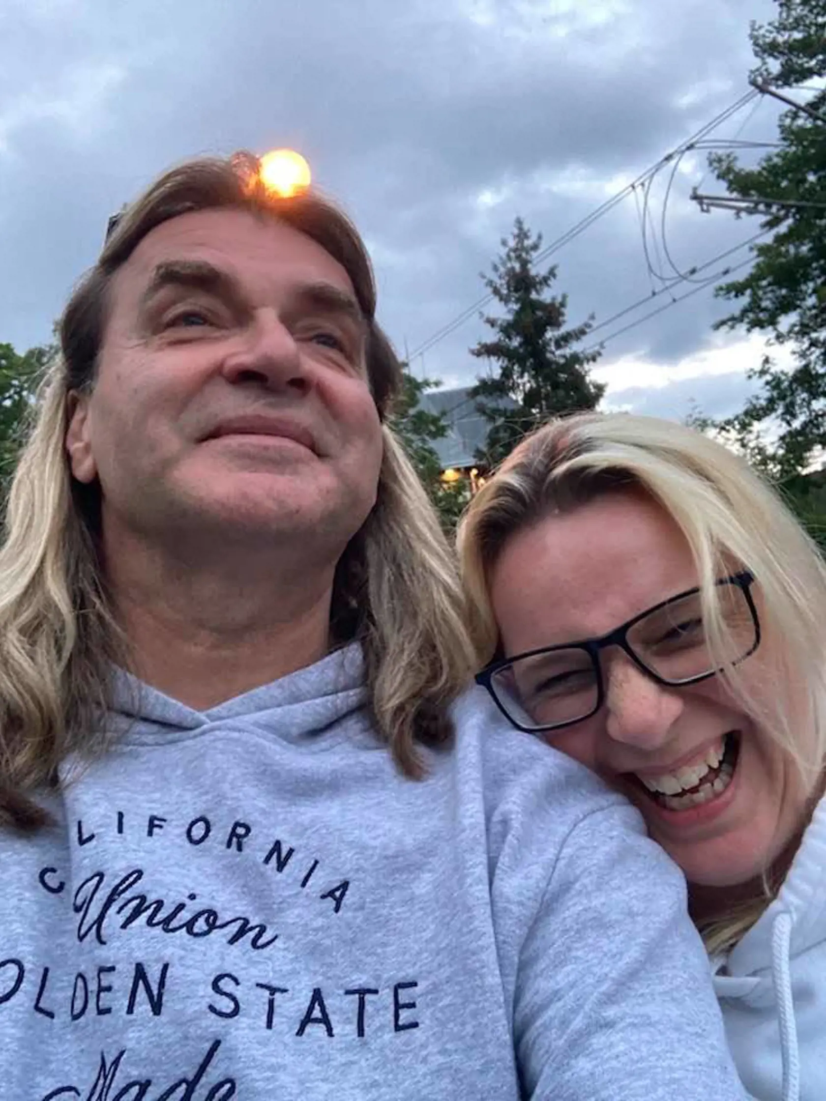 Braňo žije osem rokov v harmonickom a pokojnom vzťahu s Prešovčankou Janou. Zásnuby síce boli v roku 2019, či bude aj svadba, dvojica nekomentuje.