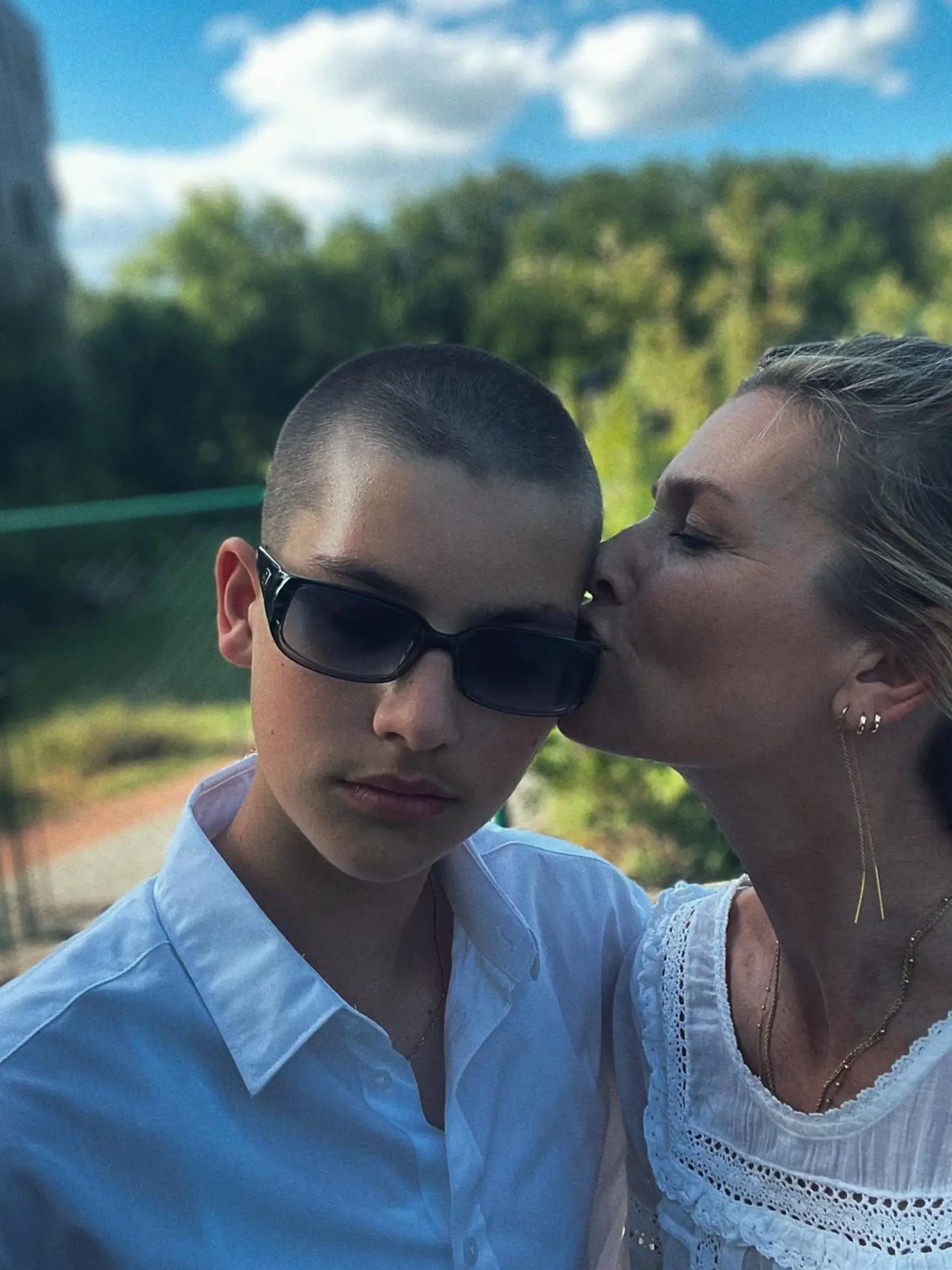 Daniela Peštová so synom Paulom Henrym na aktuálnej fotke, ktorú uverejnila pri príležitosti konca školského roku. "Jedna životná kapitola uzatvorená. Môžete mi prosím niekto vysvetliť, prečo ten čas tak letí??!"