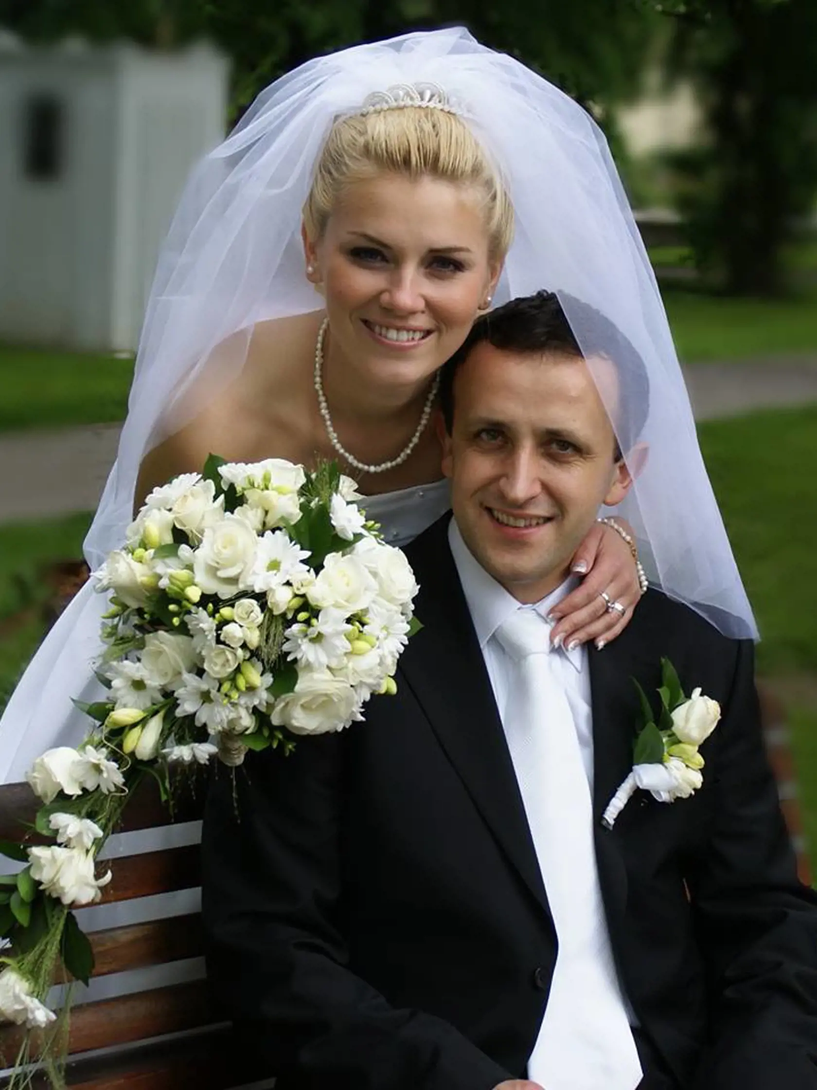 Svadobná fotografia manželov Kandráčovcov.