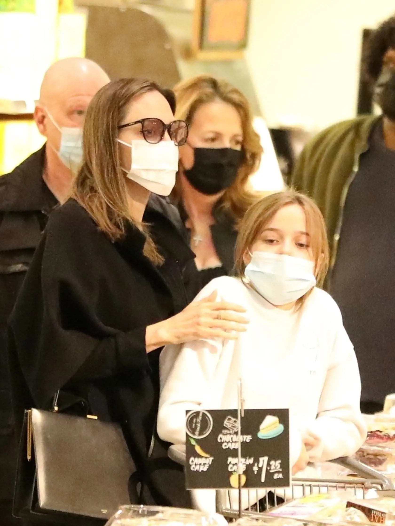 Angelina Jolie vzala dcéru na nákupy.
