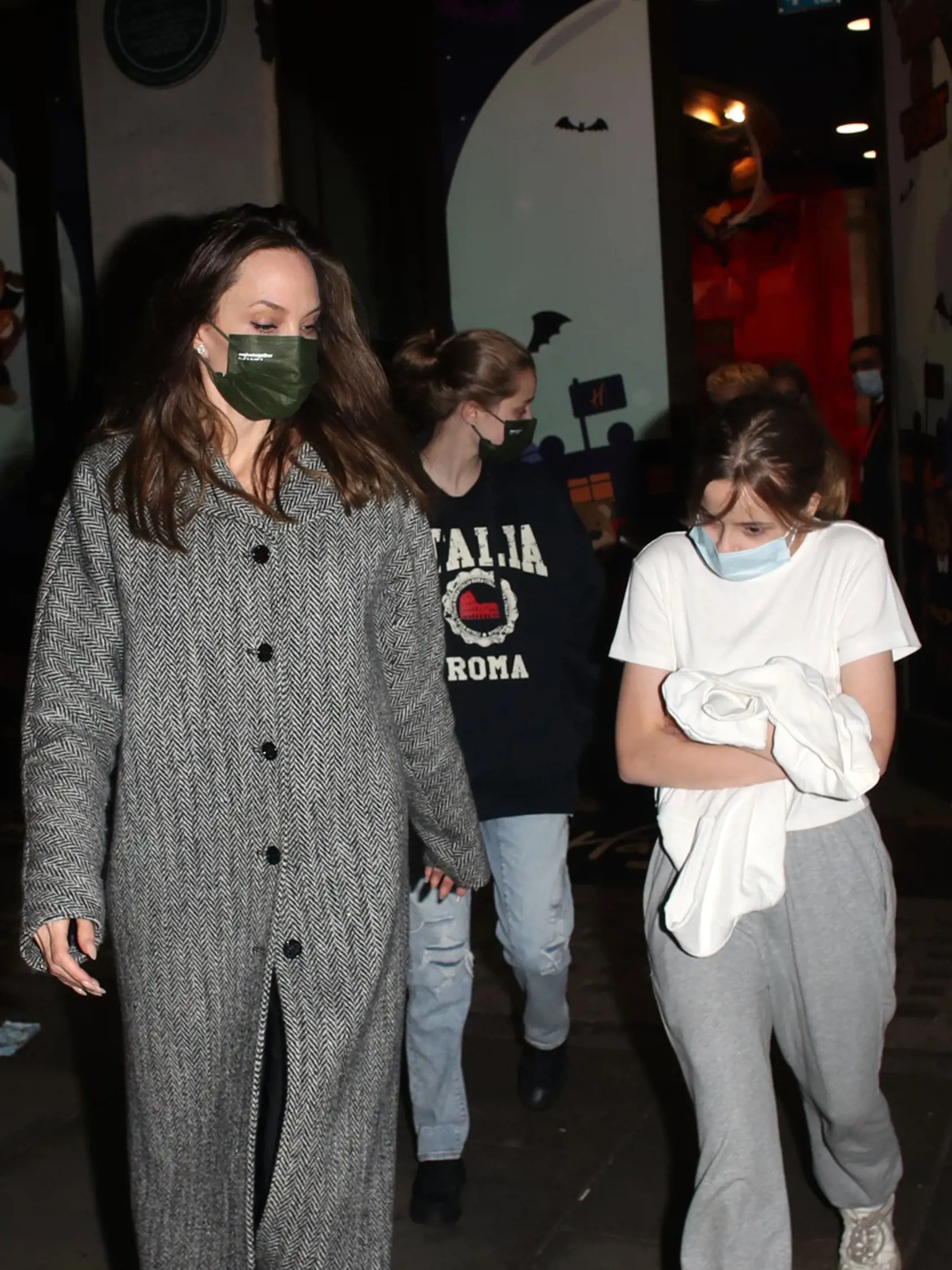 Angelina Jolie na nákupoch v Londýne.