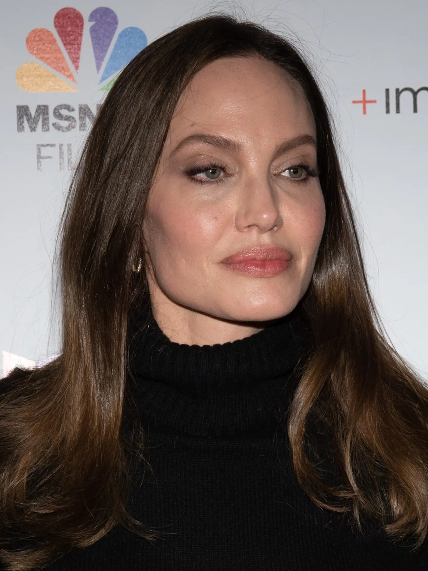 Angelina Jolie na premiére francúzskeho dokumentárneho filmu v Los Angeles.