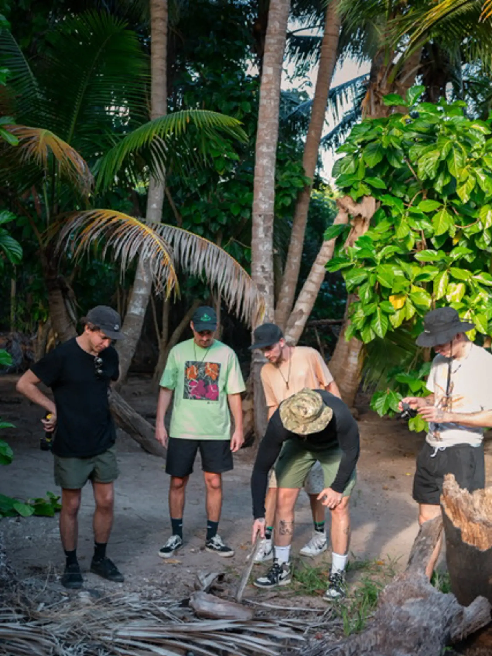 Pred štartom šou Survivor si v Dominikánskej republike vyskúšali novinári aj influenceri na vlastnej koži prespať v džungli. Bola to poriadna divočina!