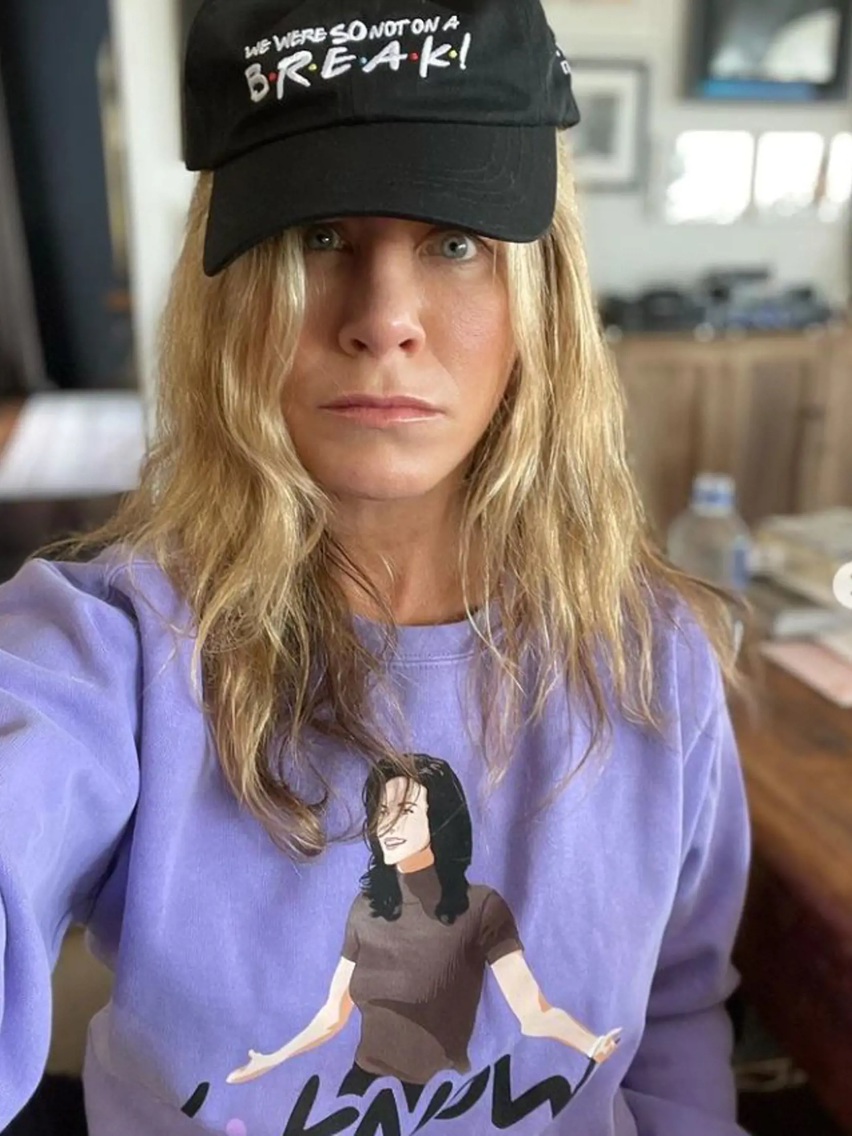 Krátko pred zverejnením sexi fotografie z titulky sa herečka Jennifer Aniston ukázala bez mejkapu.
