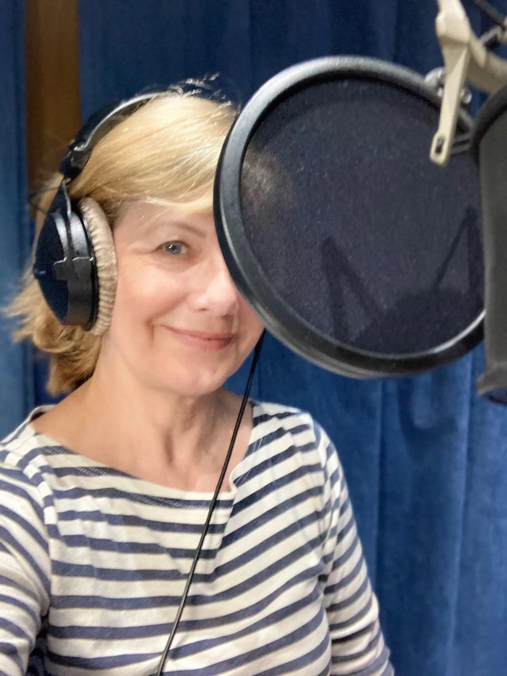 Glynis Barber nezaháľa ani na dôchodku. Najnovšie je rozprávačkou v seriáli o kráľovských rezidenciách.