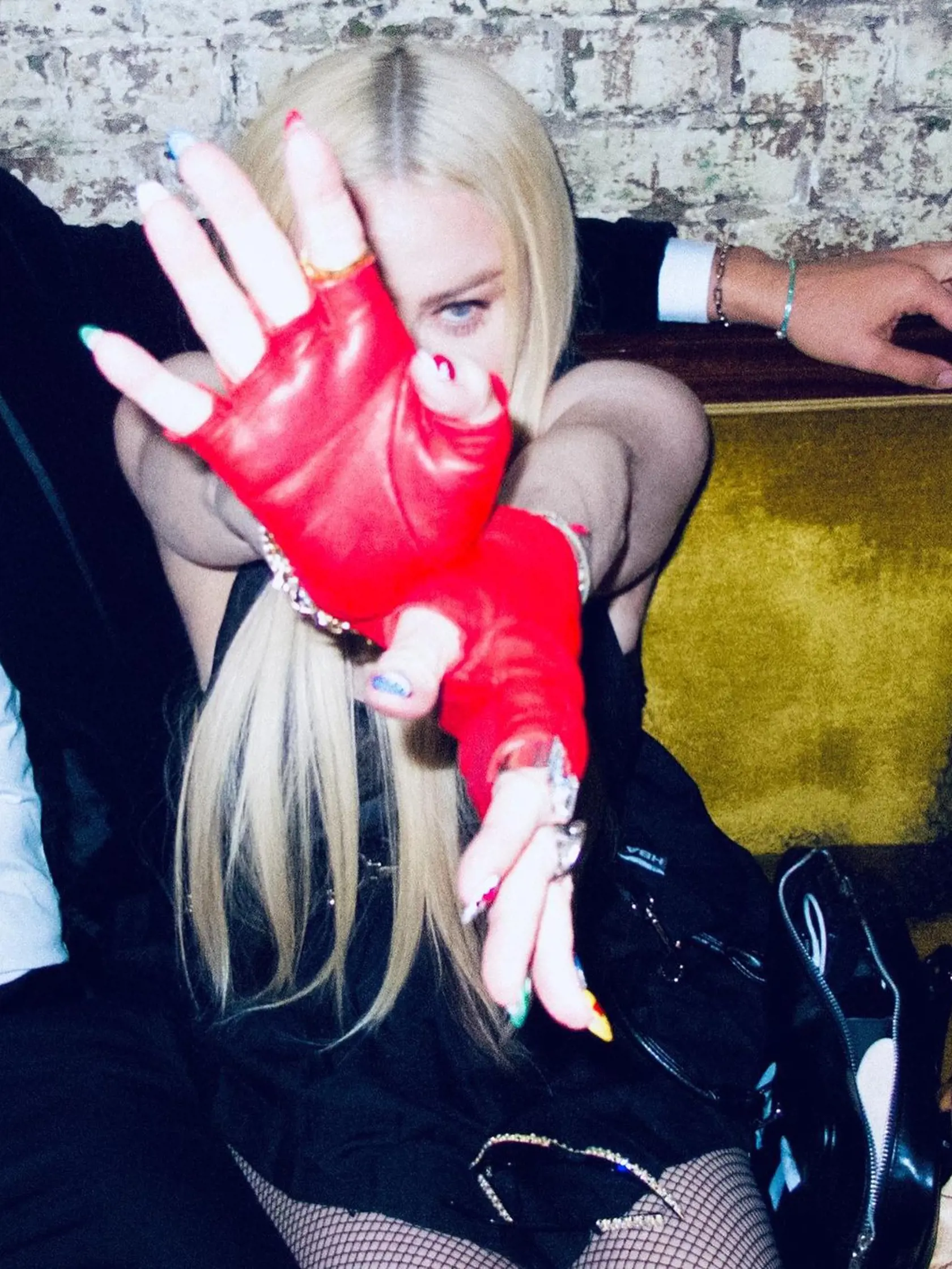 Madonna v odvážnych šatách na párty v Londýne.