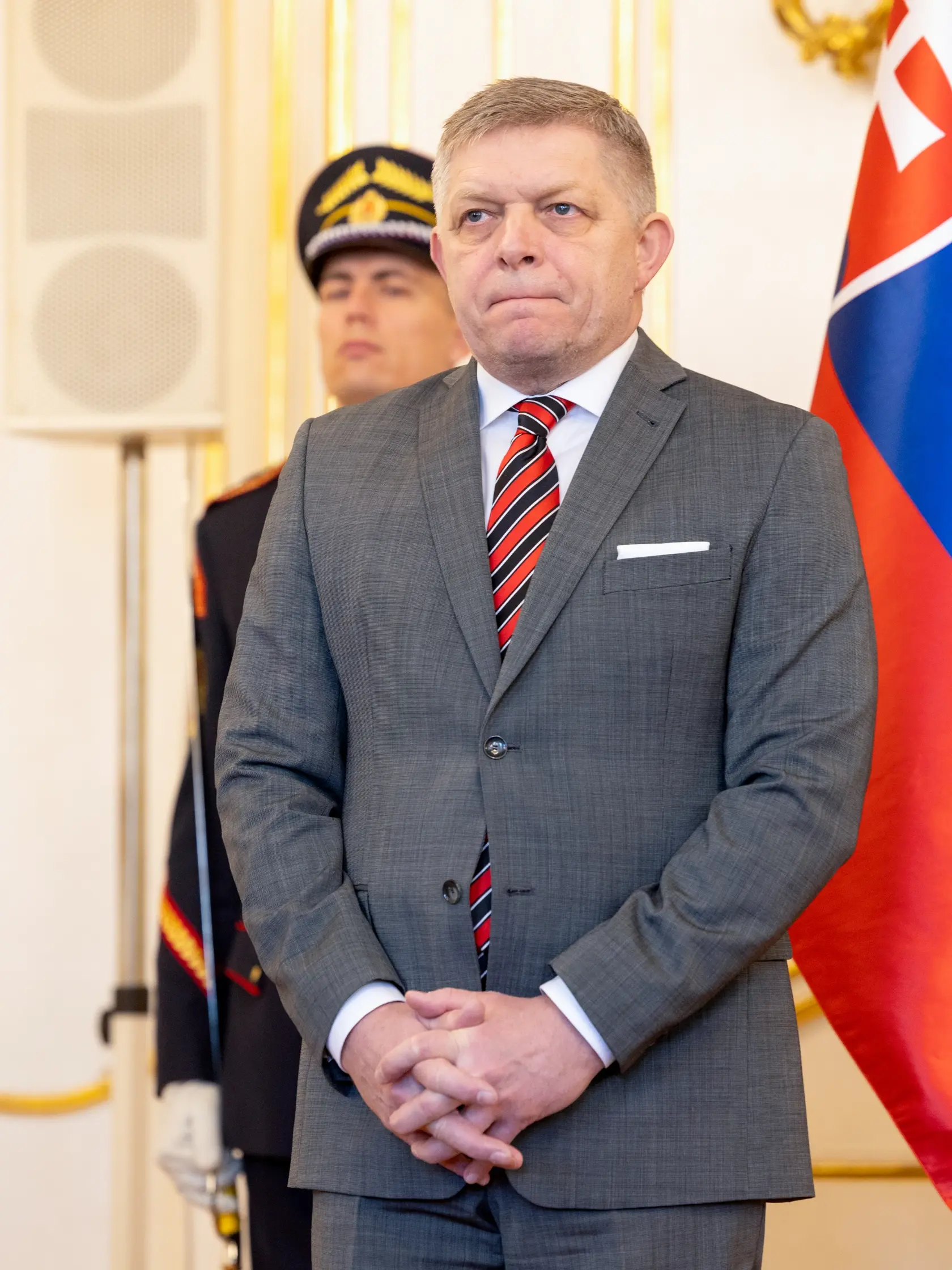Prezident Peter Pellegrini vymenoval Rudolfa Huliaka za ministra cestovného ruchu a športu. Na snímke je predseda vlády SR Robert Fico.