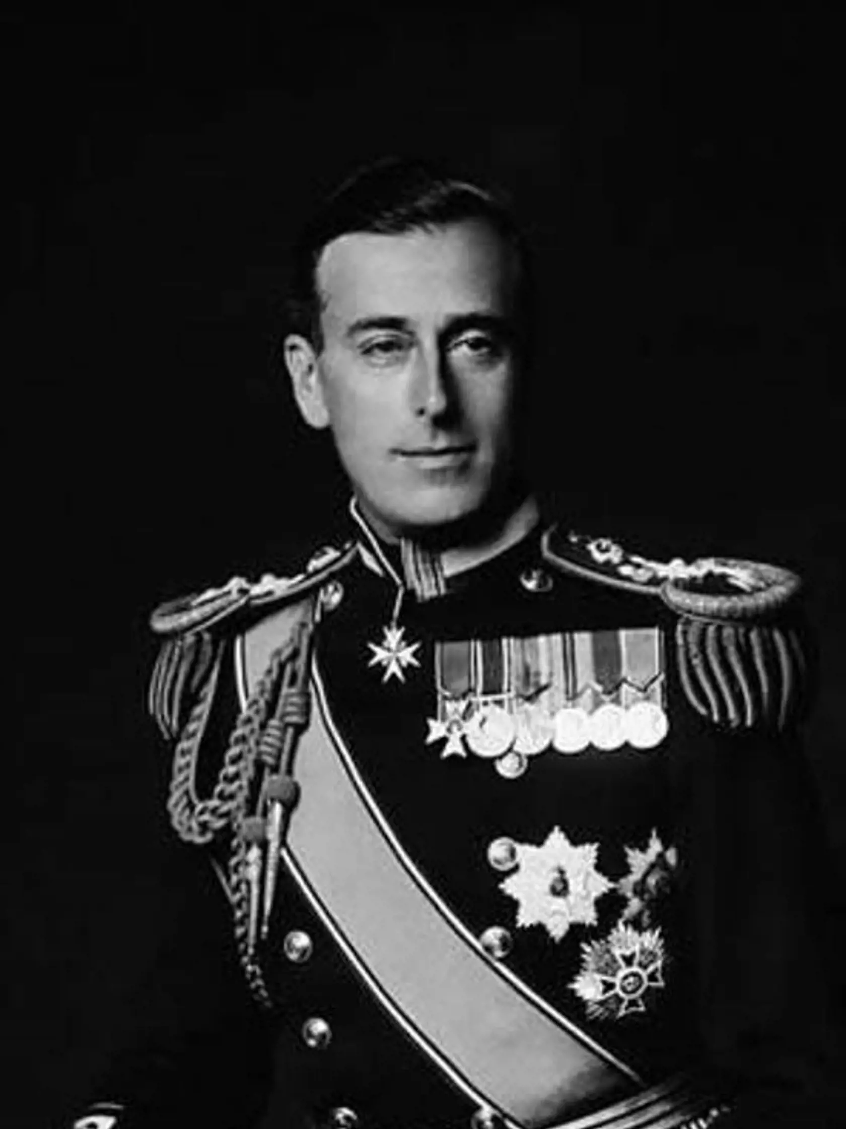 Lord Louis Mountbatten, ktorý bol šéfom kombinovaných vojenských operácií, bol projektom nadšený.