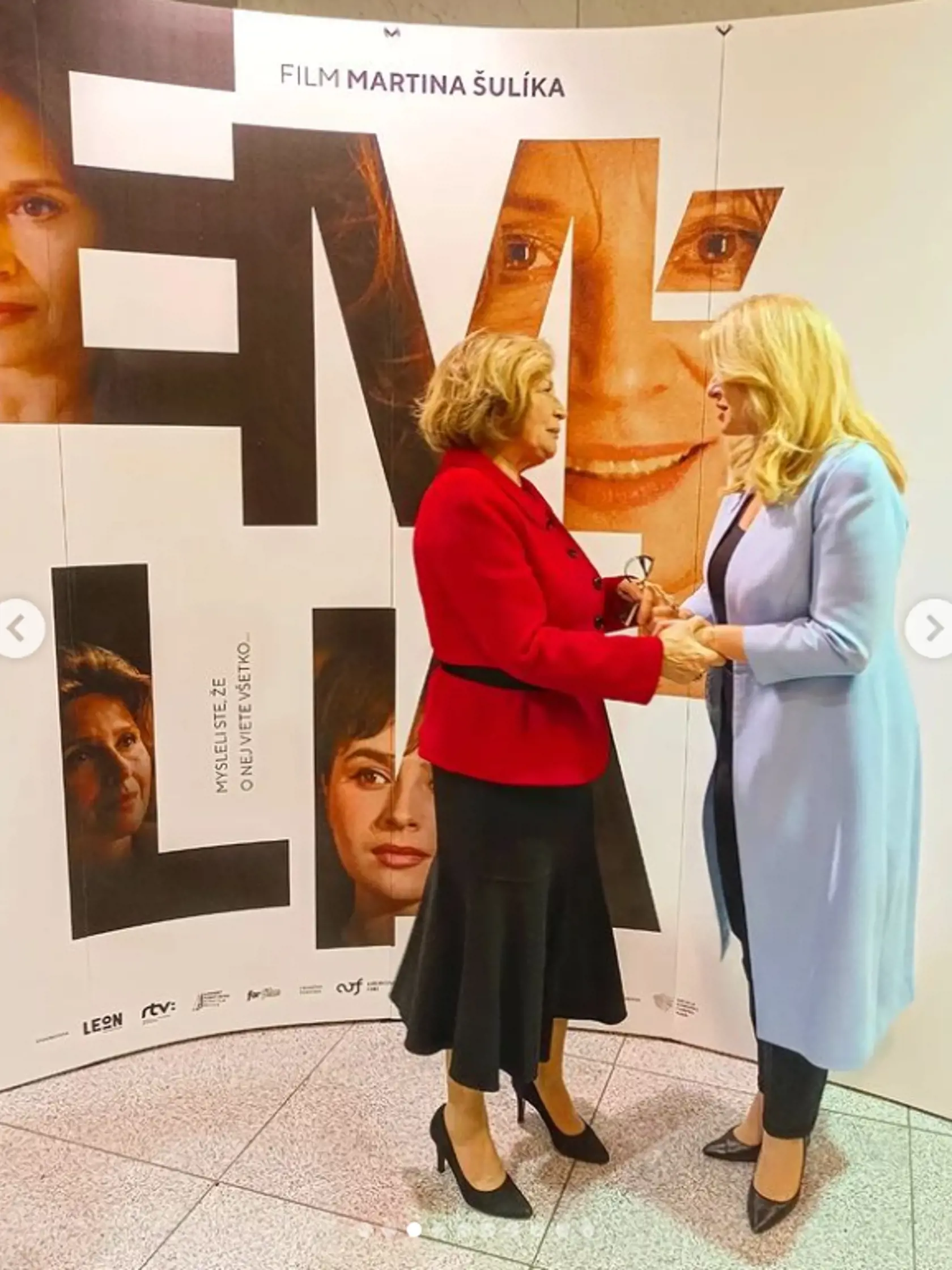 Slávnostná premiéra celovečerného filmu Emília. Na snímke Emília Vášáryová a prezidentka Zuzana Čaputová.