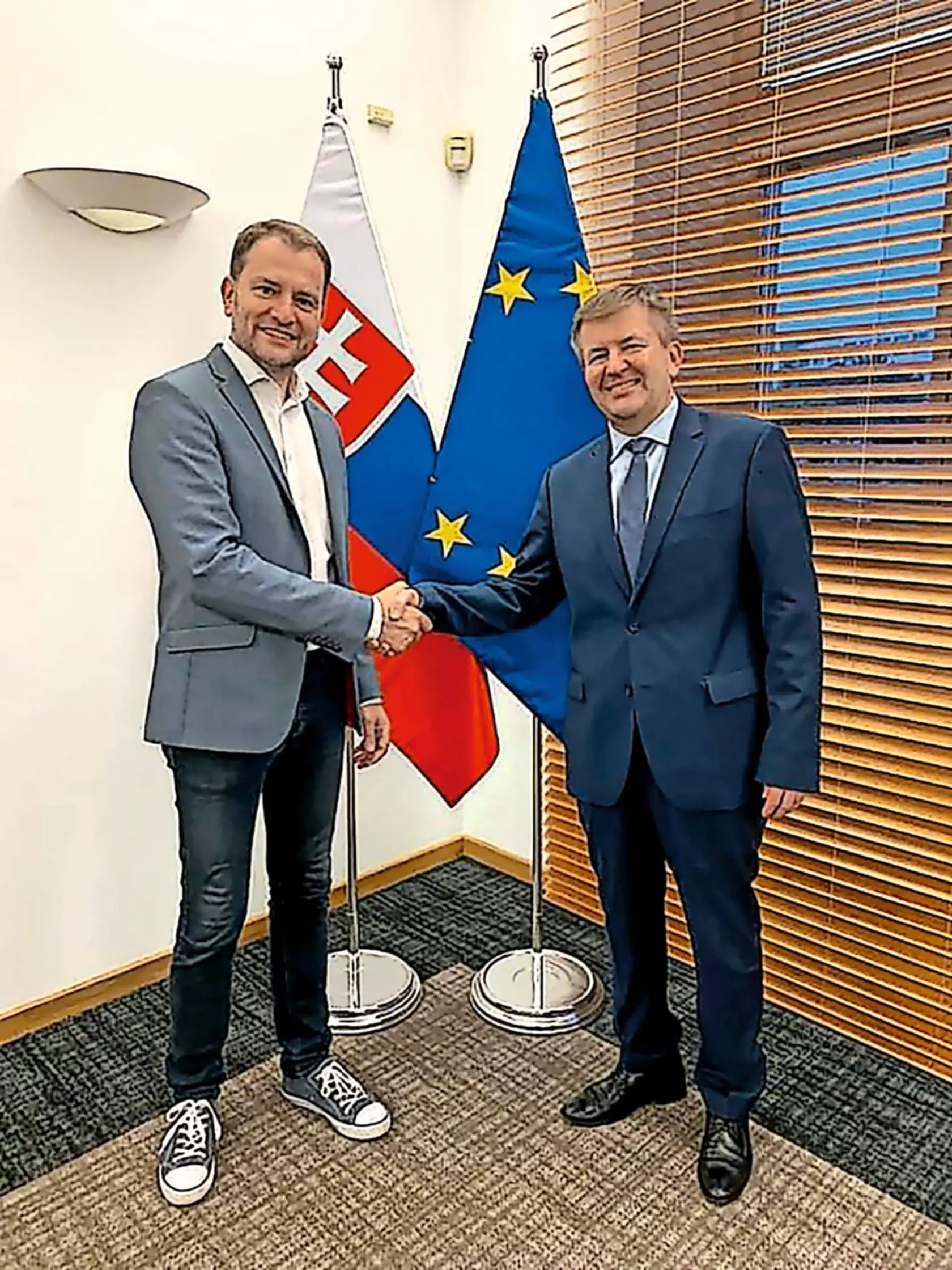 Igor Matovič si na oficiálne stretnutie obul tenisky.