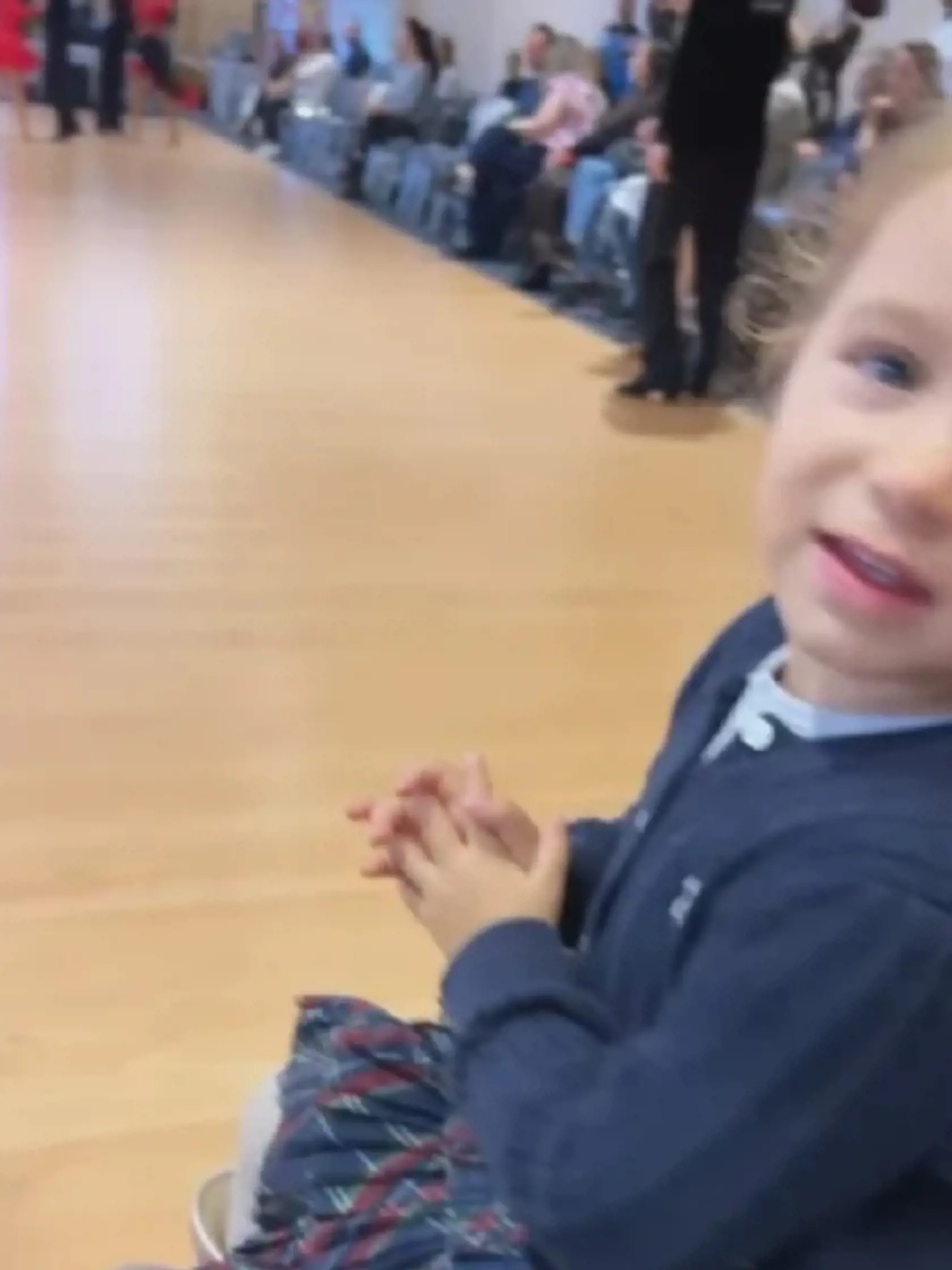 Bella na tanečnej súťaži, pozrite sa na tú podobu s Mariánom