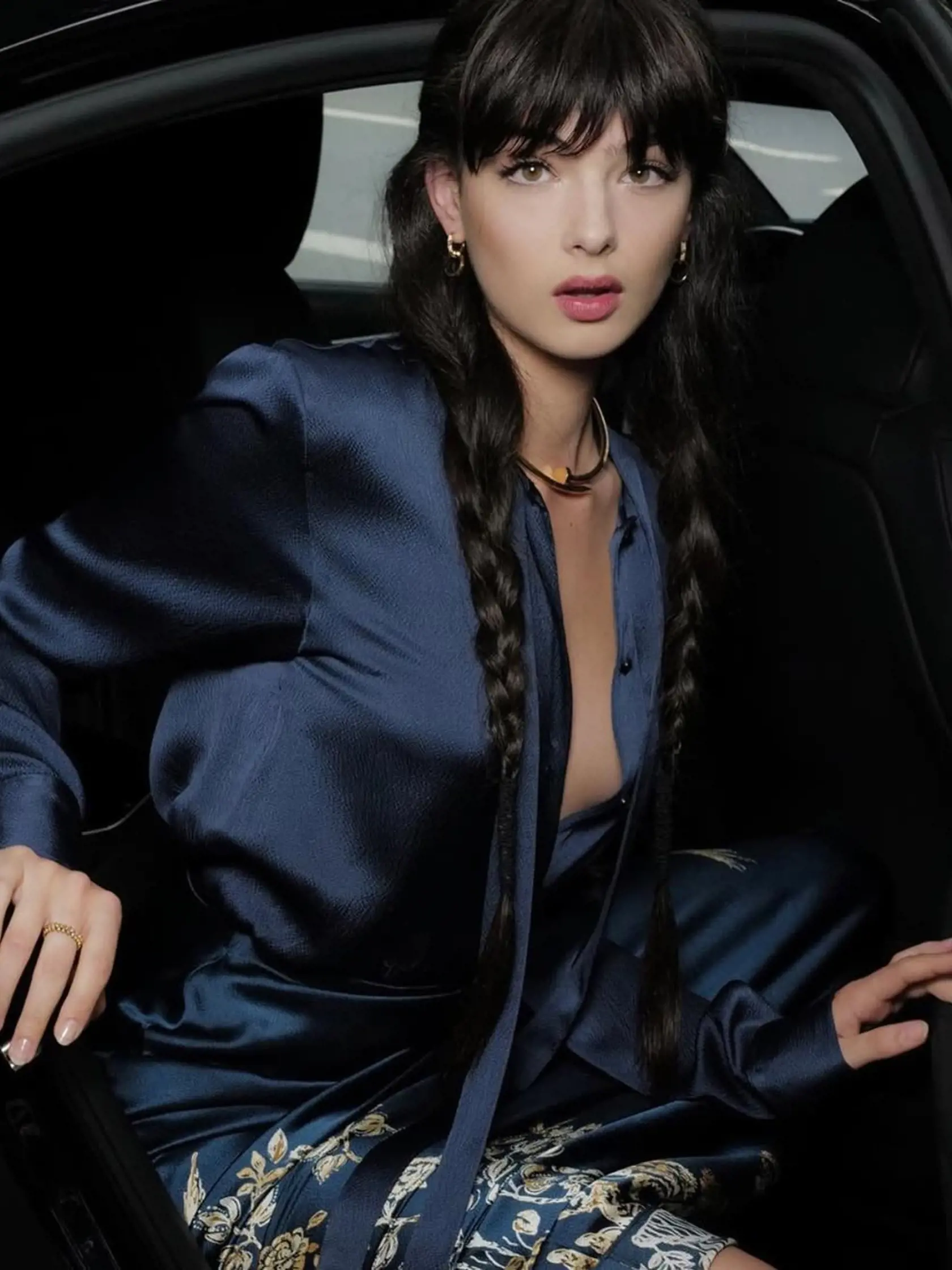Deva Cassel okúzli ako modelka aj ako herečka. Navyše akoby svojej mame z oka vypadla. Monica Bellucci je na ňu veľmi hrdá. Zdieľa jej fotografie stále na svojom Instagrame.