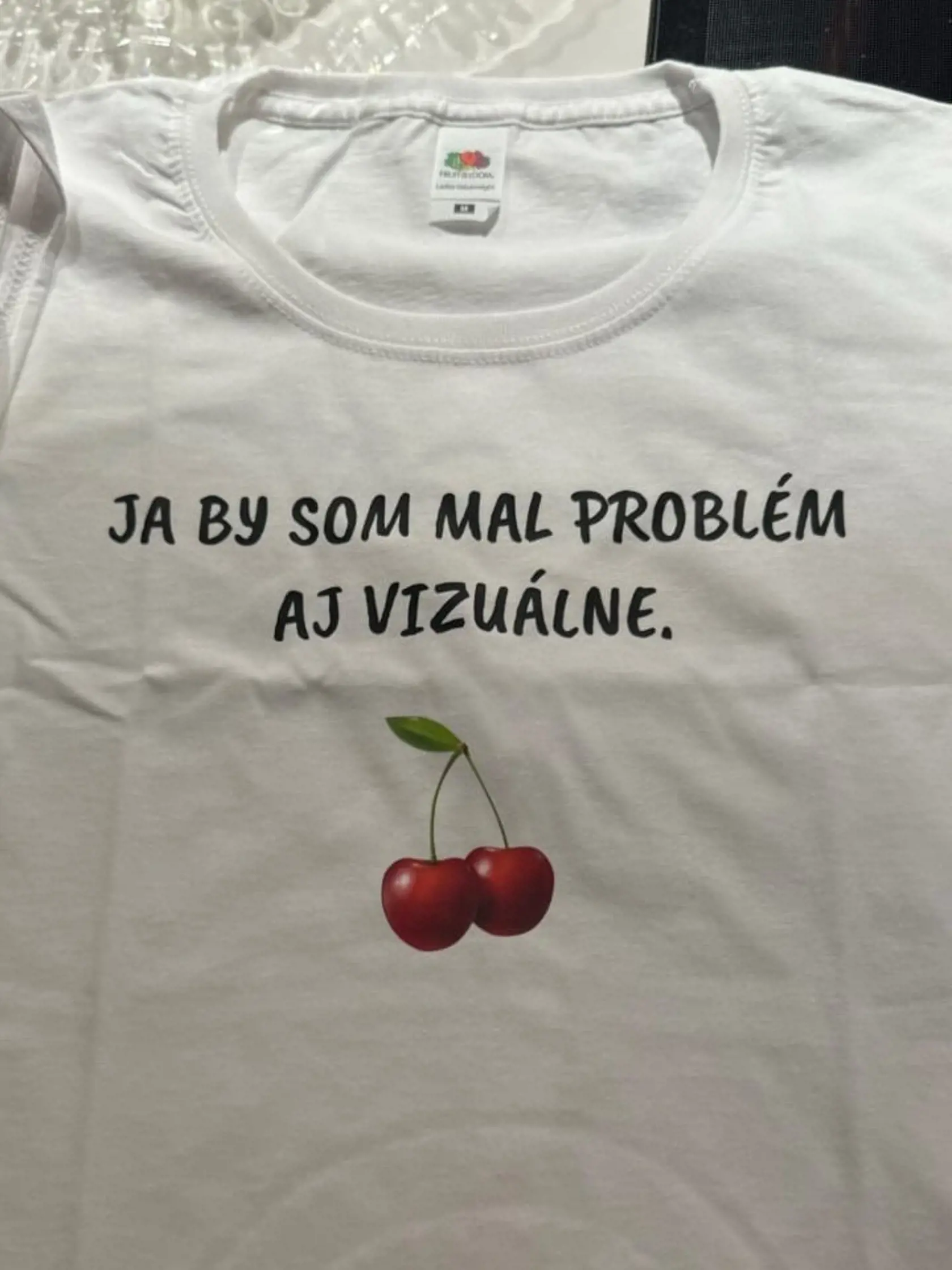 Tričká, ktoré chcel Danko s frajerkou predávať.