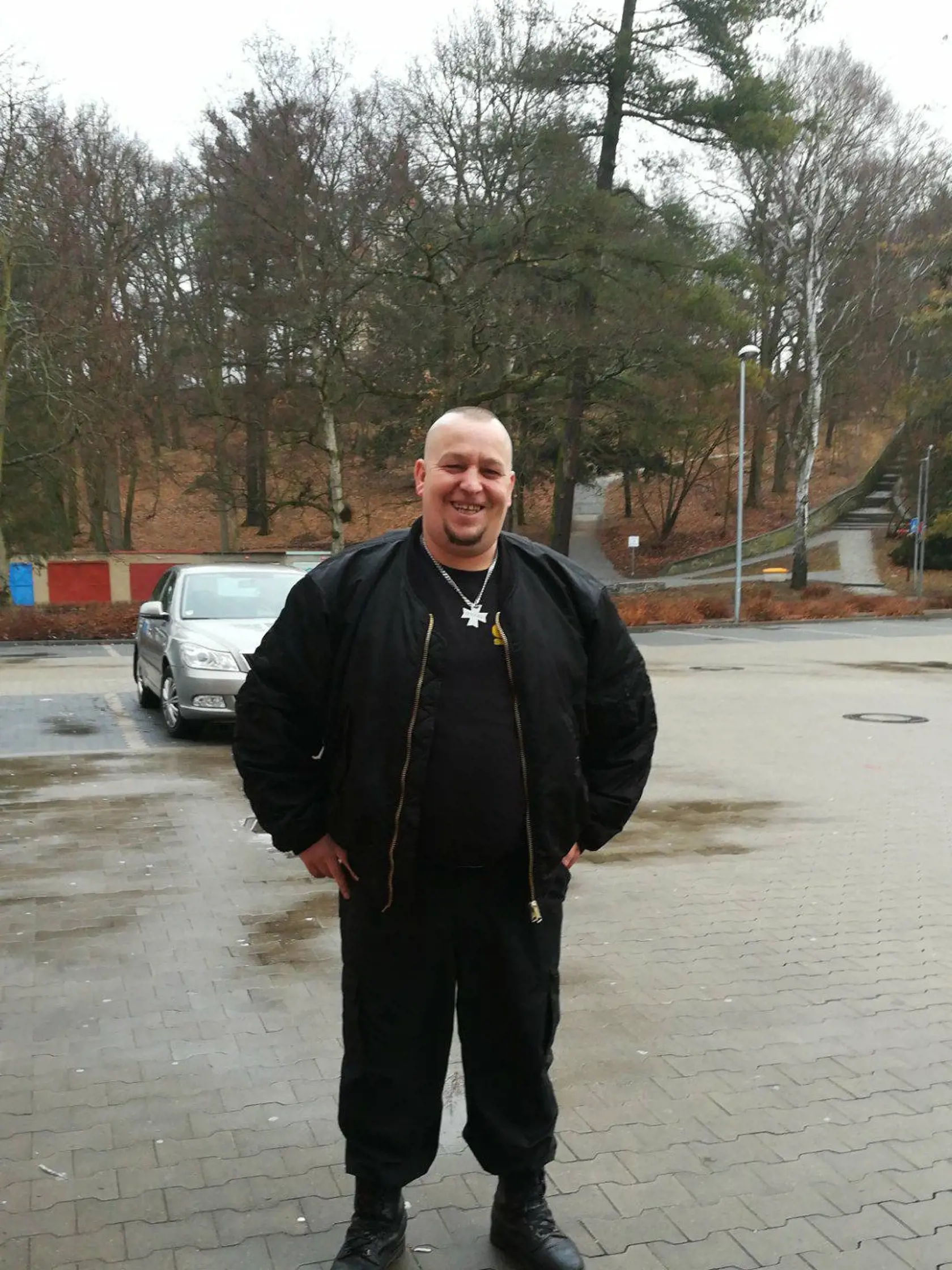 „Diviaky by mali byť v lesoch a nie, aby sme ich stretávali pri vchodoch či obchodoch,“ Tomáš (40). 