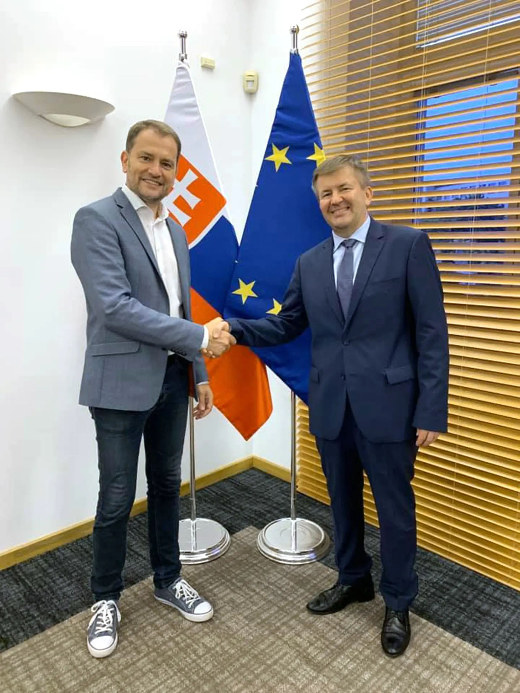 Matovič v teniskách za pätnásť eur s bývalým veľvyslancom Bieloruska.