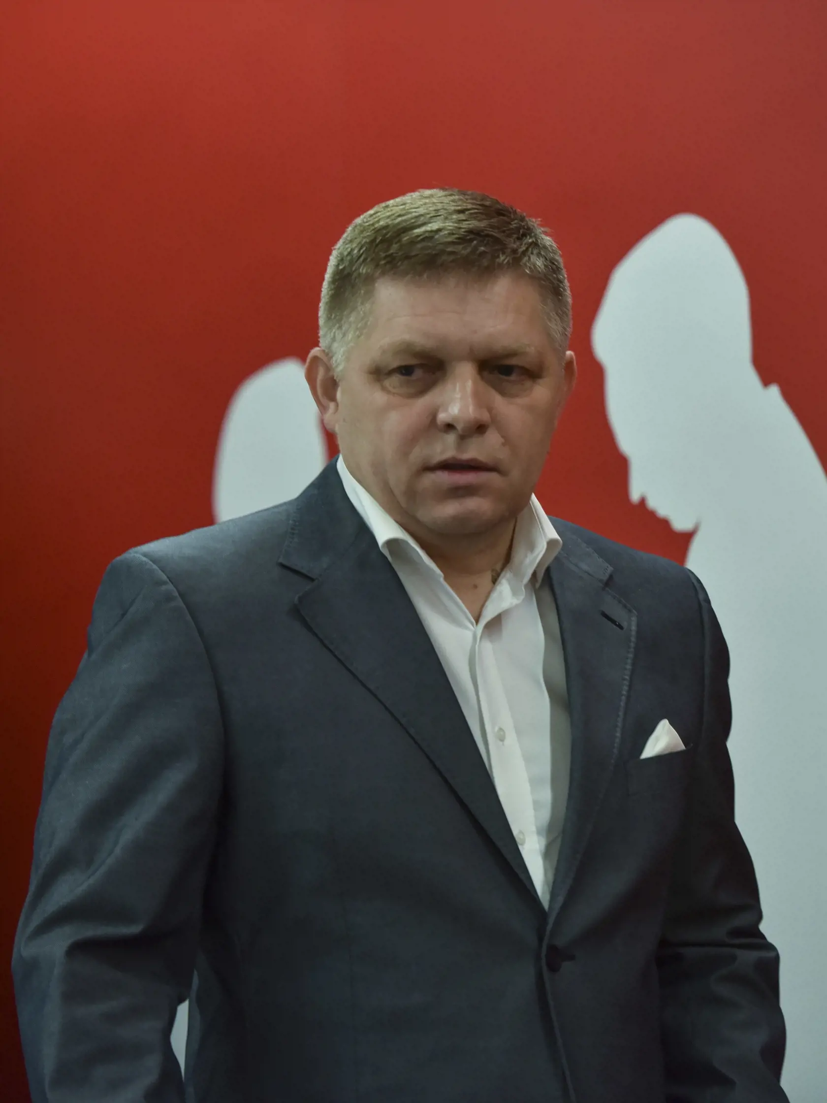 Na snímke predseda strany SMER - sociálna demokracia Robert Fico prichádza na tlačovú konferenciu strany SMER-SD k téme výzvy predsedu strany k sociálnym partnerom a aktuálnym politickým otázkam, 26. mája 2020 v Bratislave. FOTO TASR - Pavol Zachar