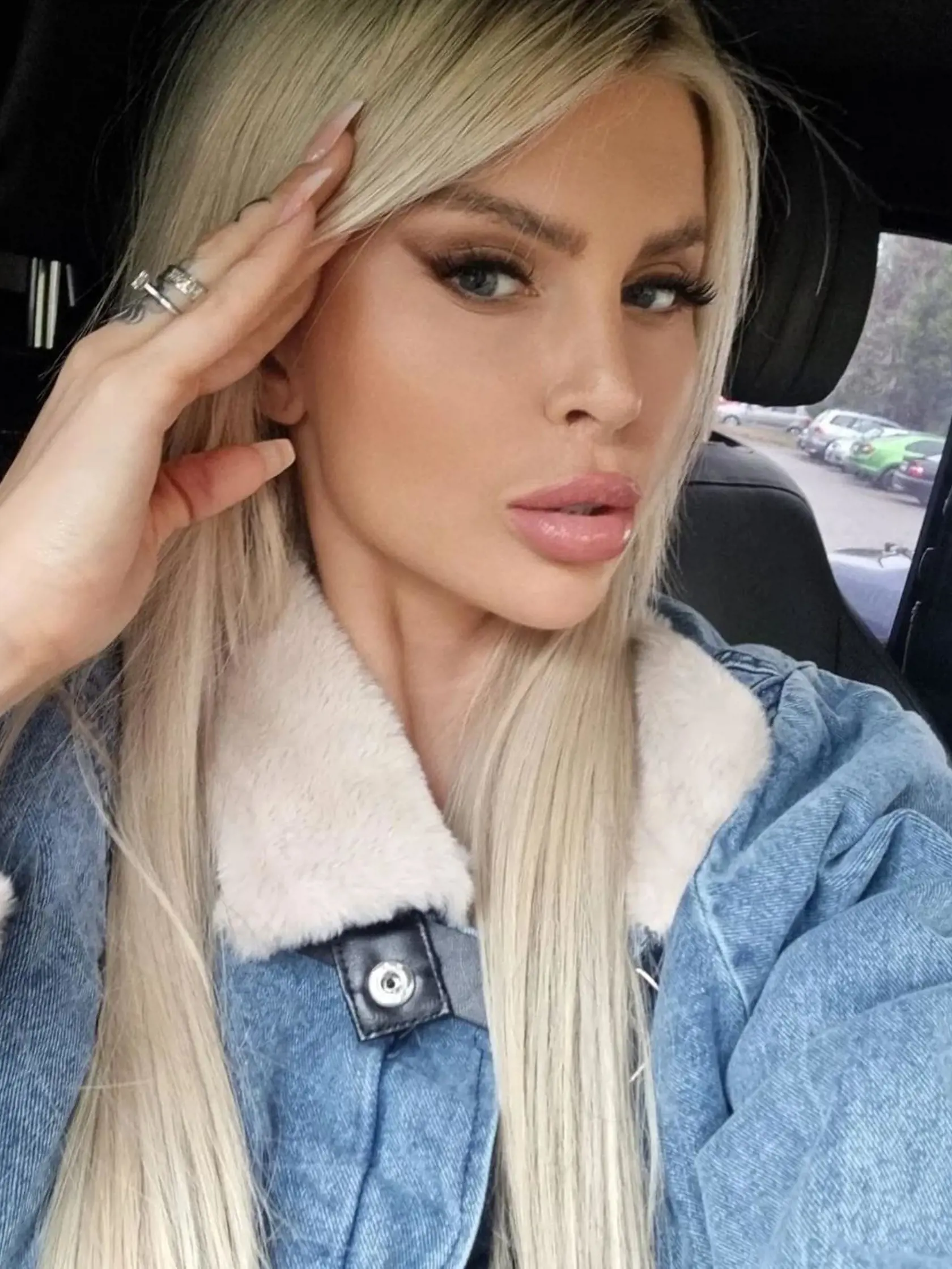 Lela Vémola