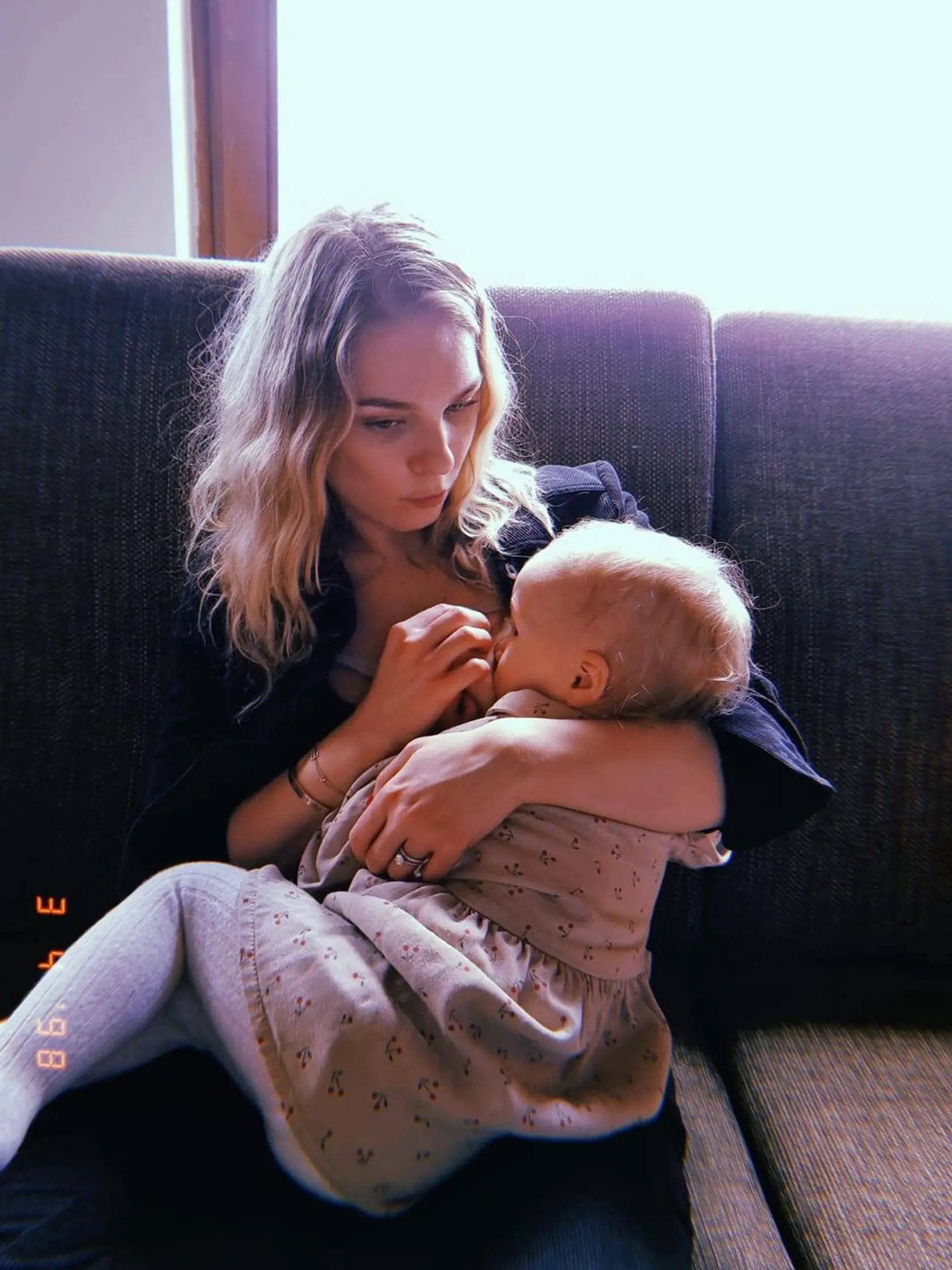 Veronika Cifrová Ostrihoňová s dcérkou.