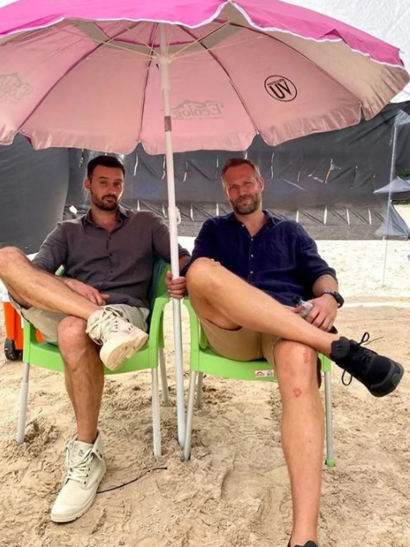 Natáčanie tej najdrsnejšej reality šou Survivor je v plnom prúde. Moderátori Martin Šmahel a Ondřej Novotný.