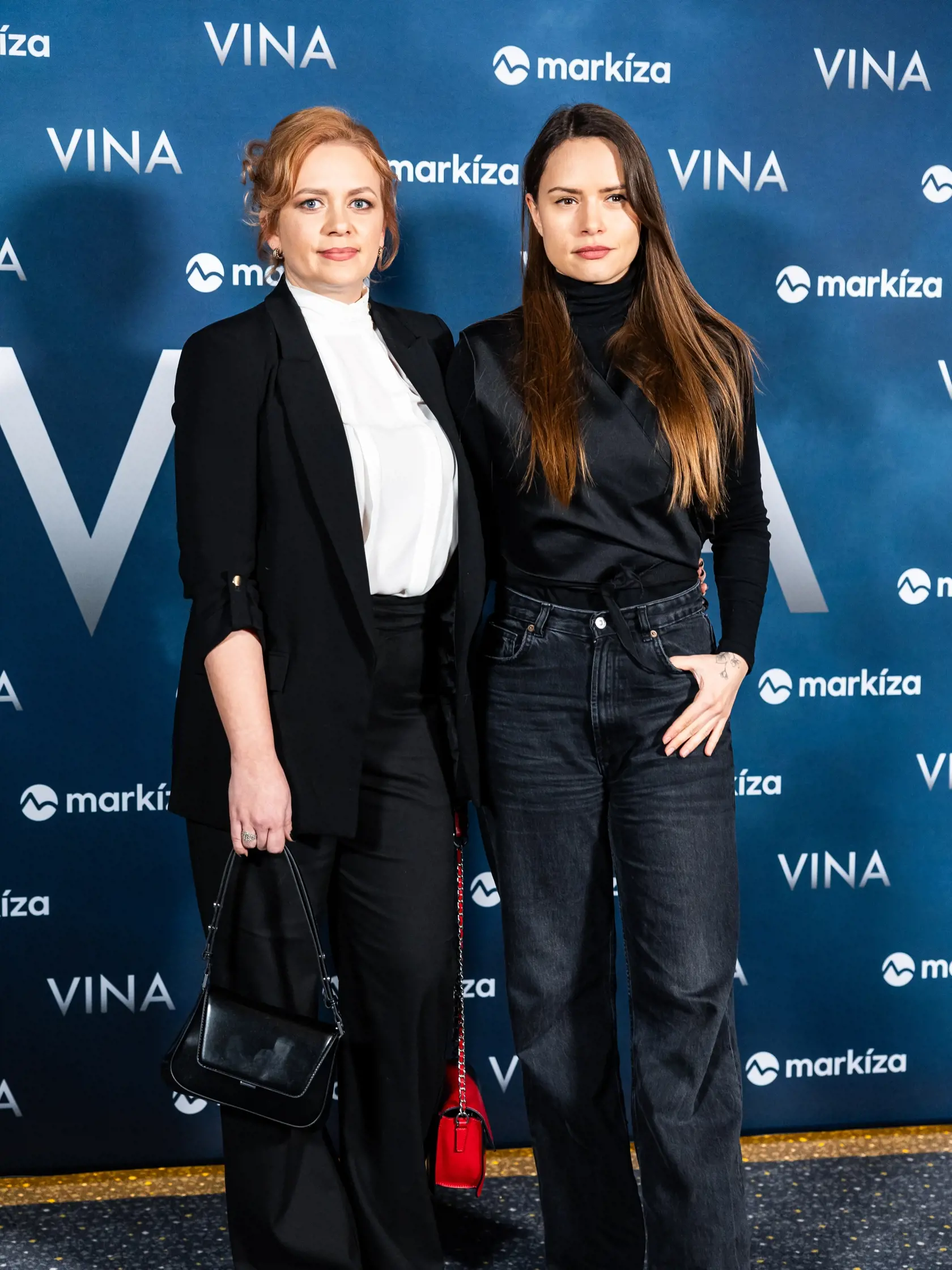 Premiéra seriálu “VINA” v Bratislave. Na snímke Kamila Heribanová a Kristína Kanátová. 