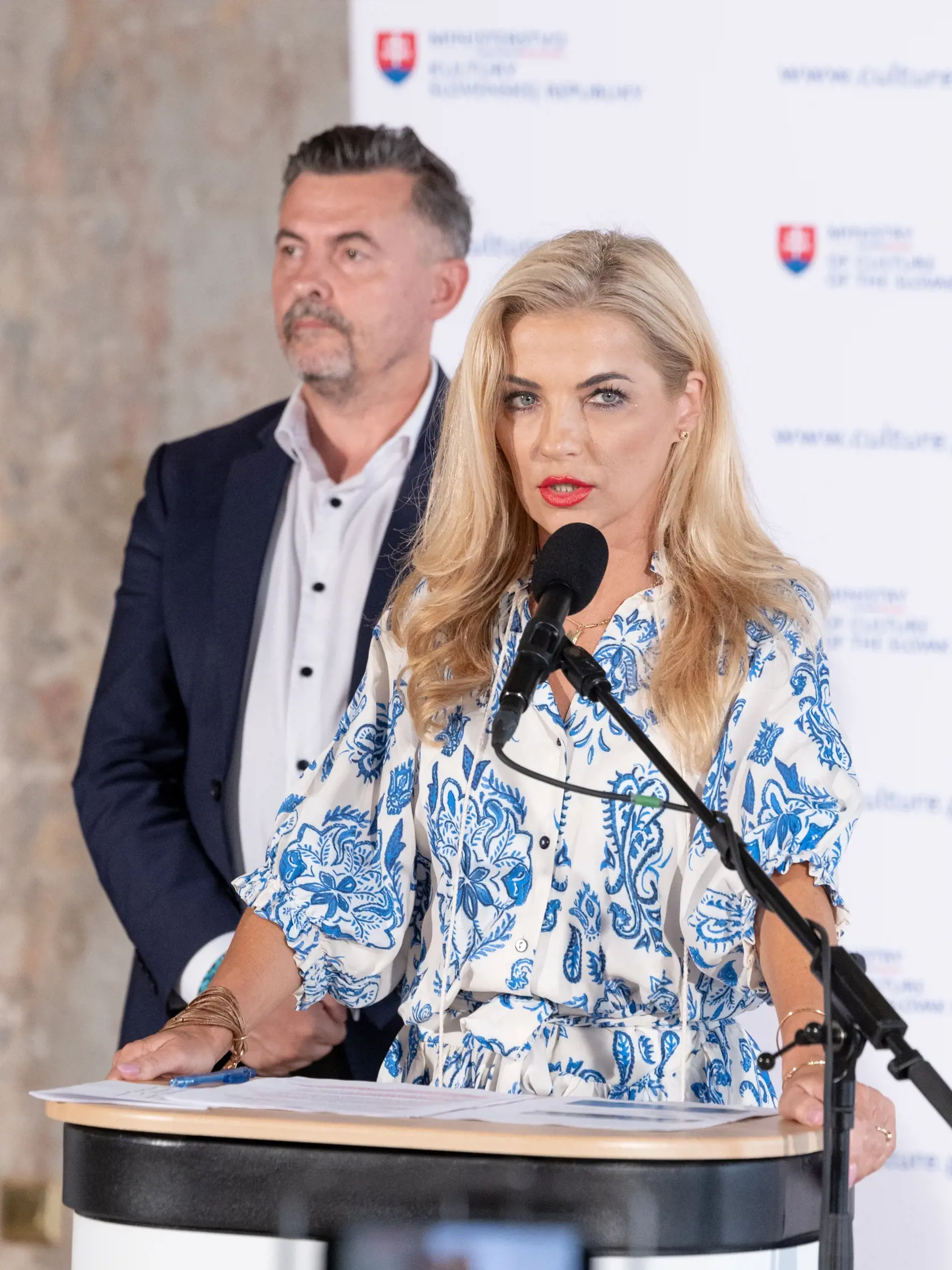Tlačová konferencia ministerky kultúry SR Martiny Šimkovičovej a generálneho tajomníka služobného úradu Lukáša Machalu k odvolaniu generálneho riaditeľa SND Mateja Drličku a odvolaniu riaditeľky SNG Alexandry Kusej.