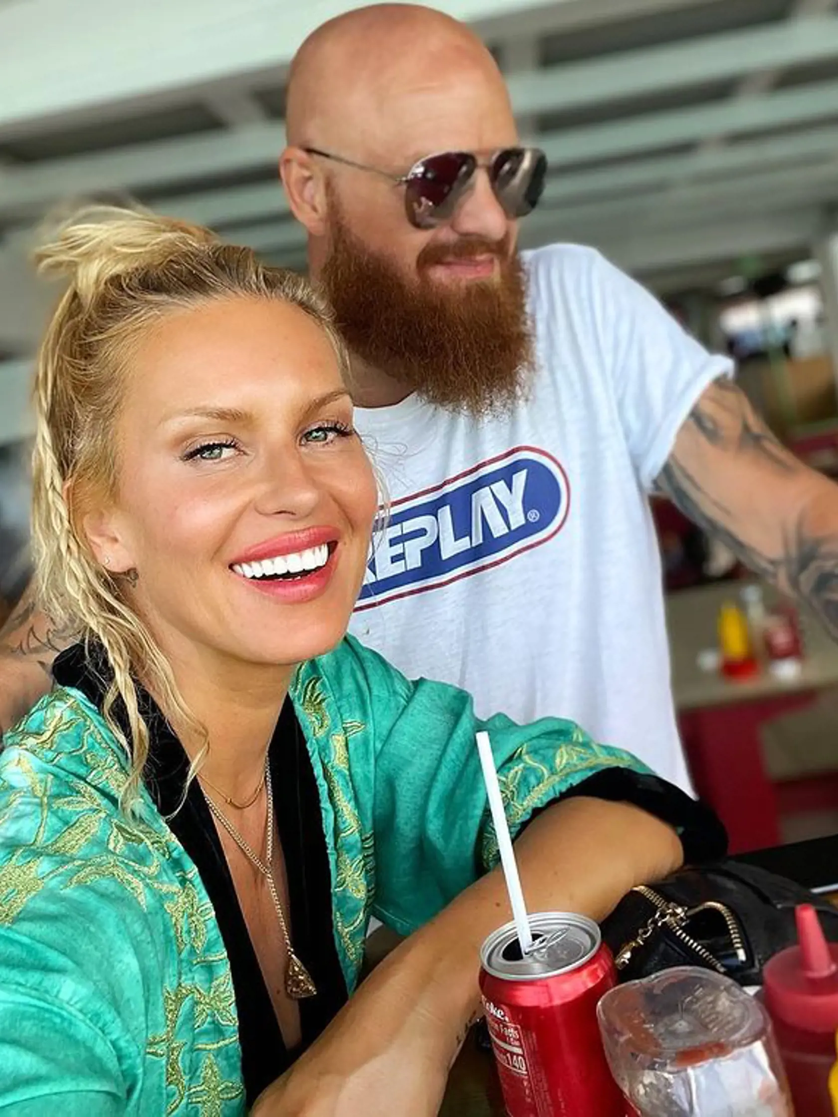 Simona Krainová s manželom v Karibiku. Vyrábajú spolu rajcovné fotografie.K