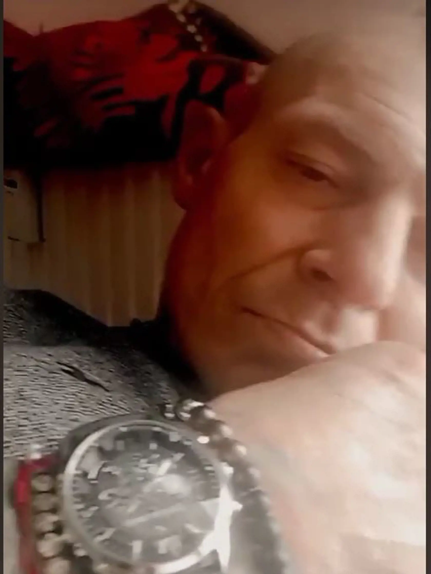 Lukáš Hoffmann sa chváli na Tik Toku rôzynmi bicyklami a množstvom hodiniek.
