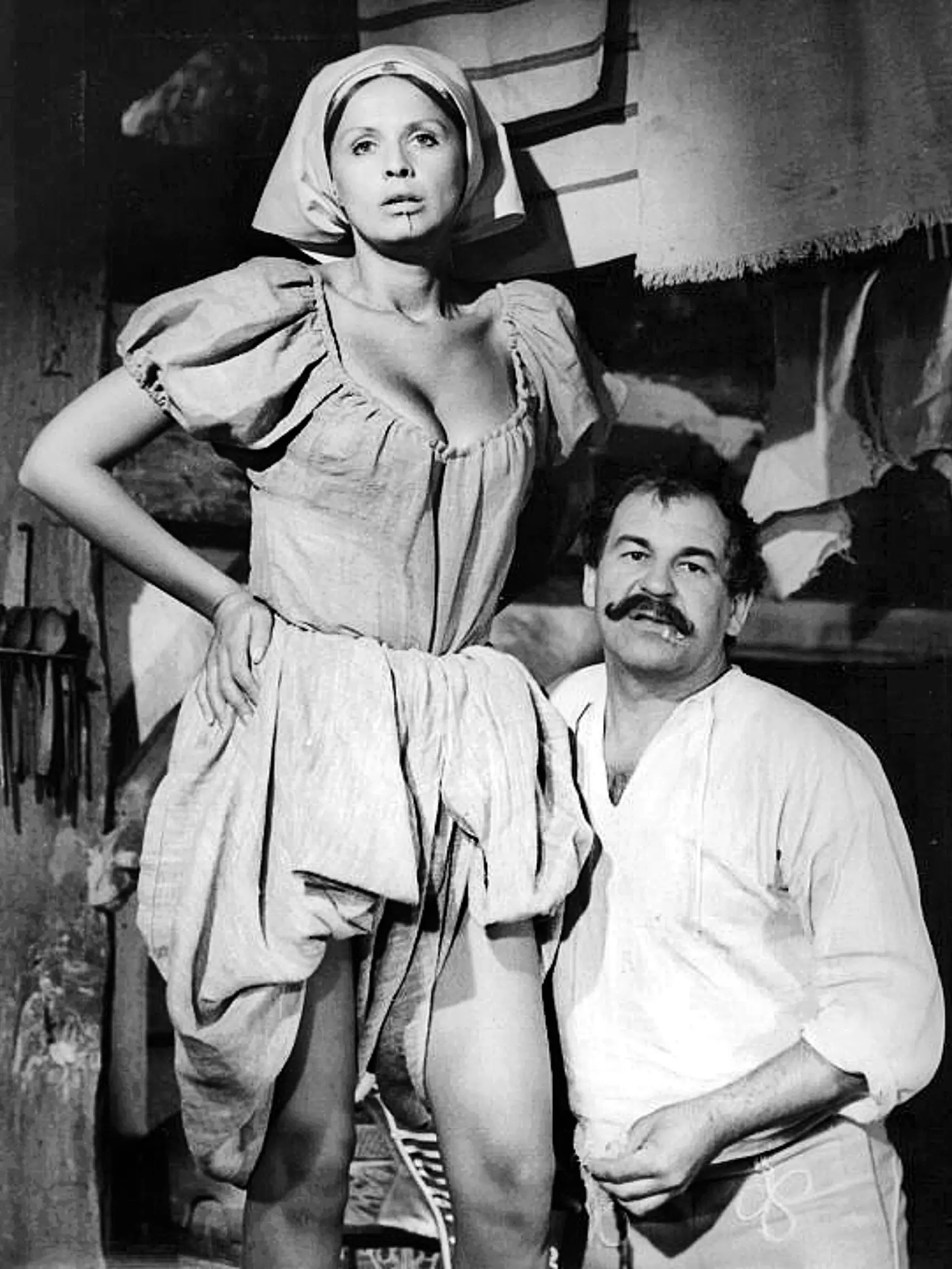 Pacho, hybský zbojník (1975):  Filmová scéna, v ktorej šliape kapustu, sa stala legendou. Na snímke s Ivanom Rajniakom († 67).