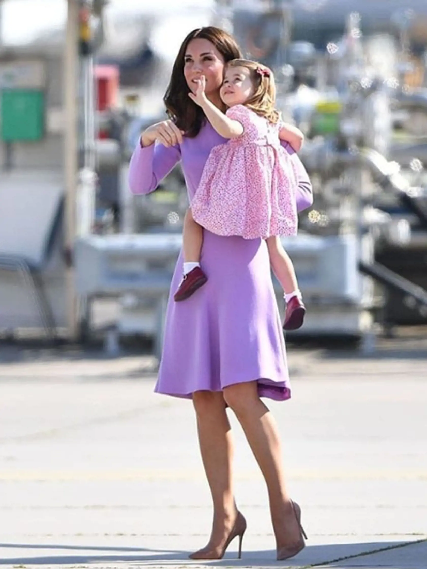 Kate so svojou rozkošnou princeznou Charlotte.