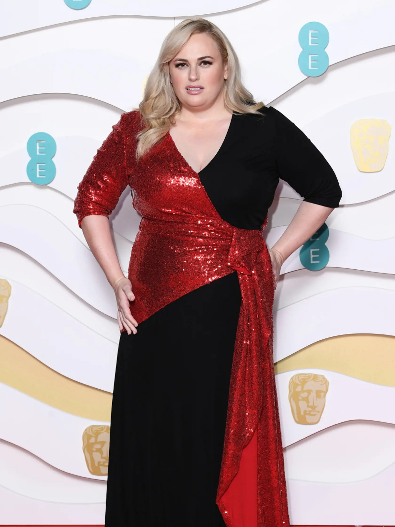 Rebel Wilson na BAFTA.