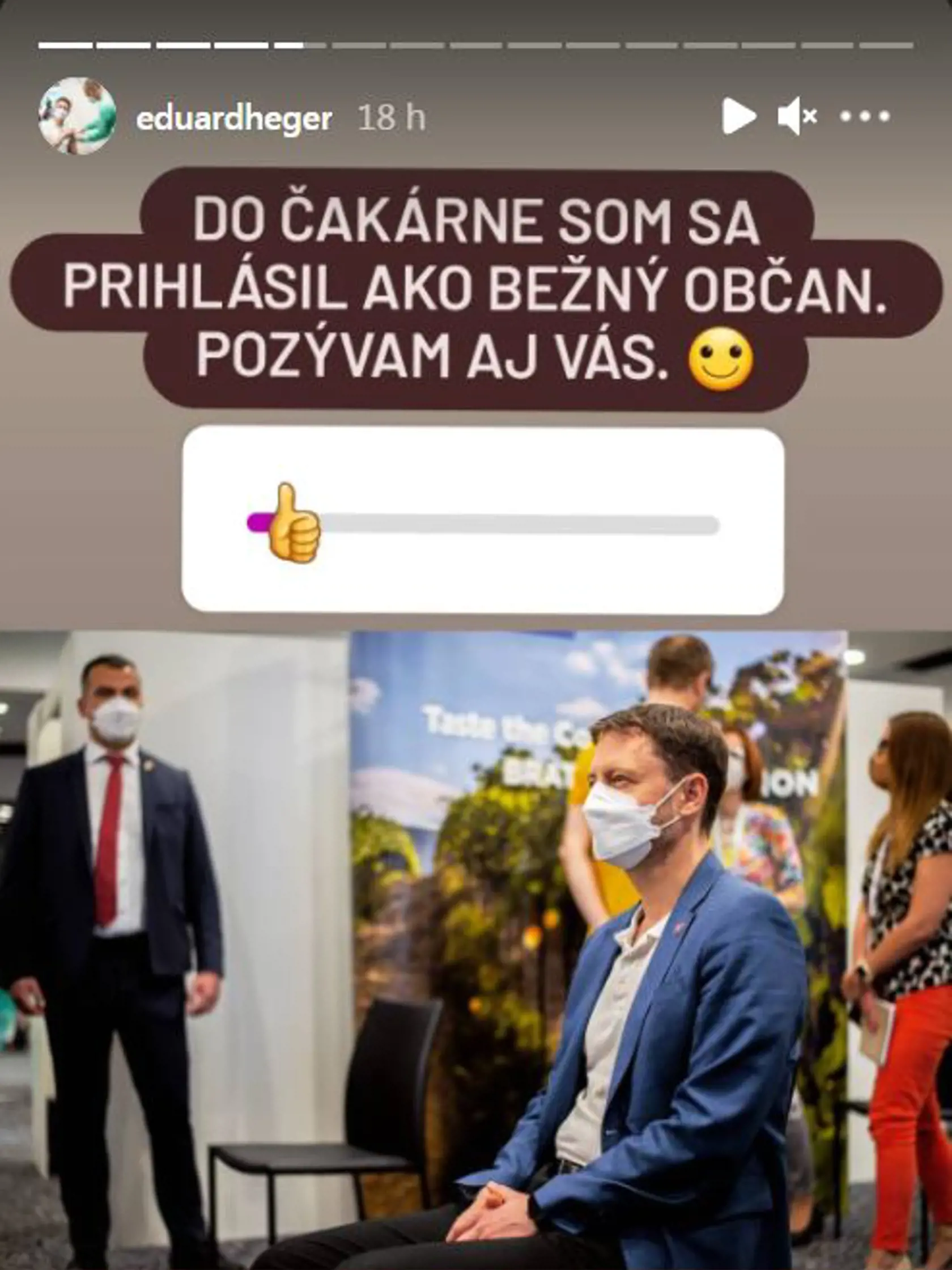 Potom sa pochválil, že na vakcínu čakal rovnako, ako bežní ľudia.