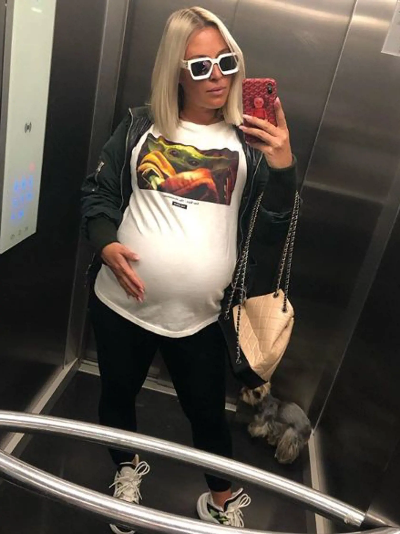Onedlho sa mamičkou prvýkrát stane aj bývalá tenistka Dominika Cibulková. Tá nafotila sexi fotky s bruškom.