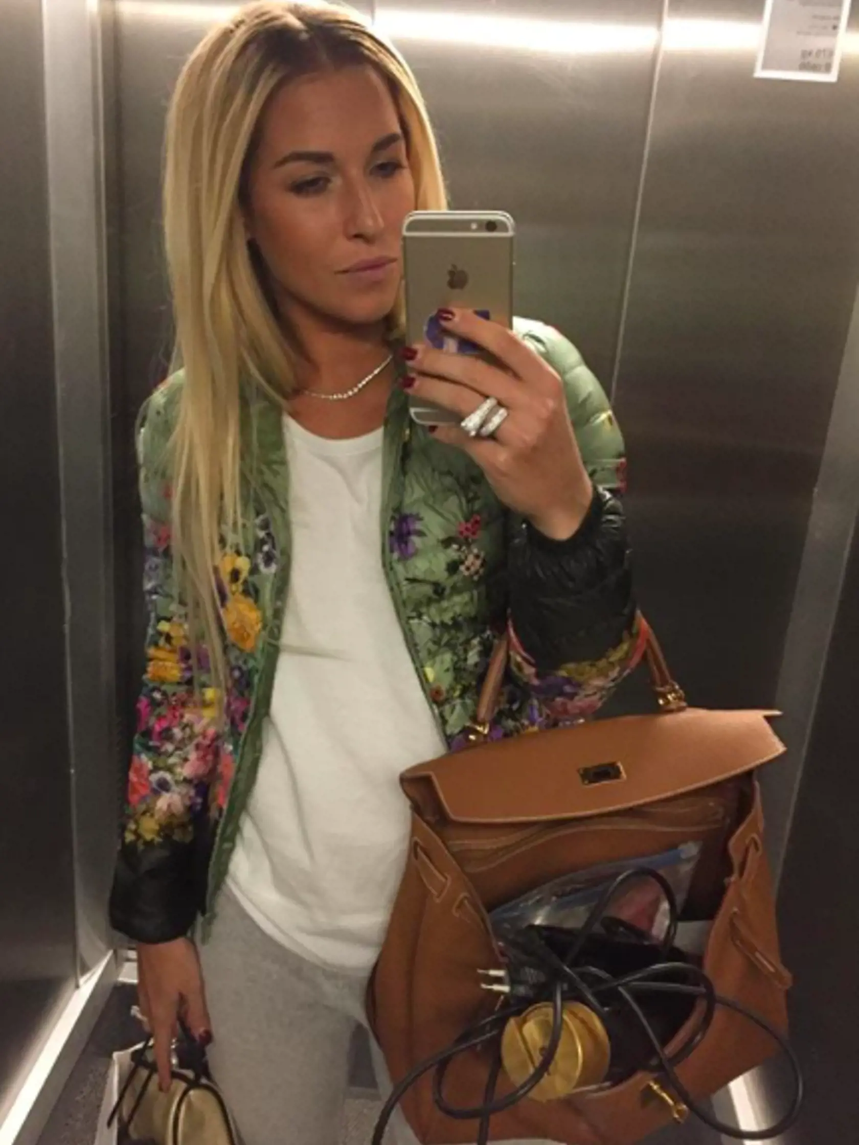 Dominika Cibulková dnes oslavuje 31 rokov a pri tejto príležitosti sme vybrali tie najlepšie zábery z výťahoviek, ktoré doslova zbožňuje.